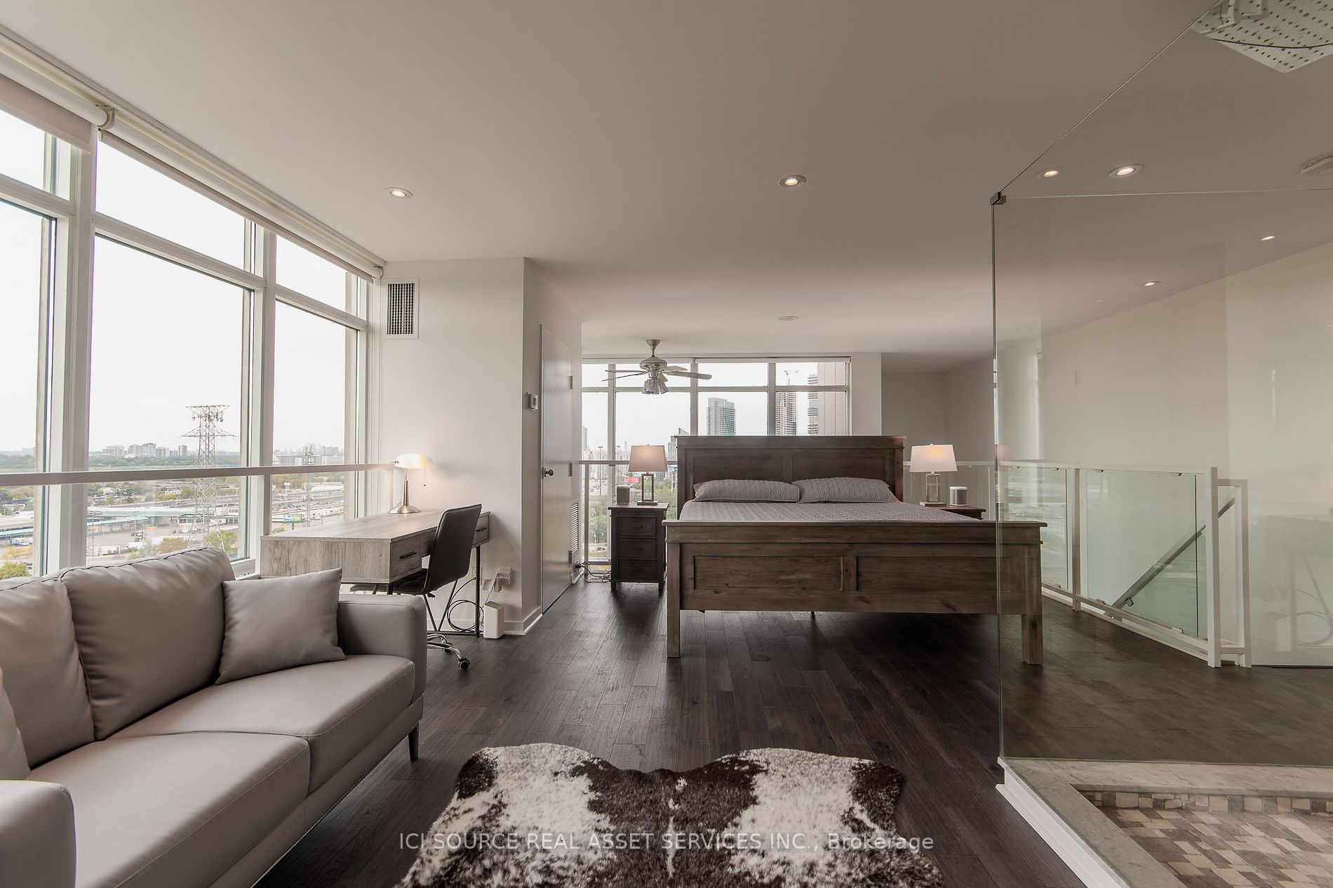 250 Manitoba St, #827
