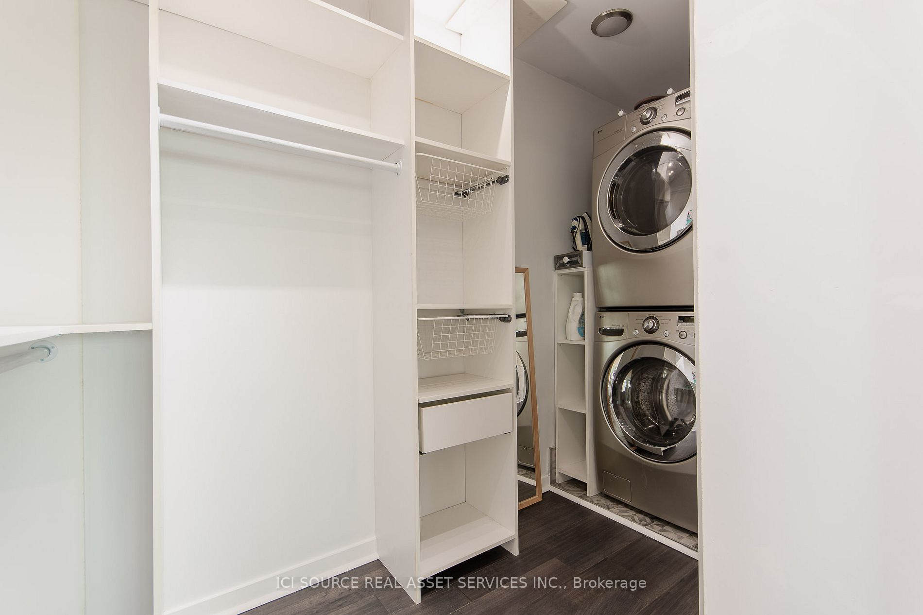 250 Manitoba St, #827