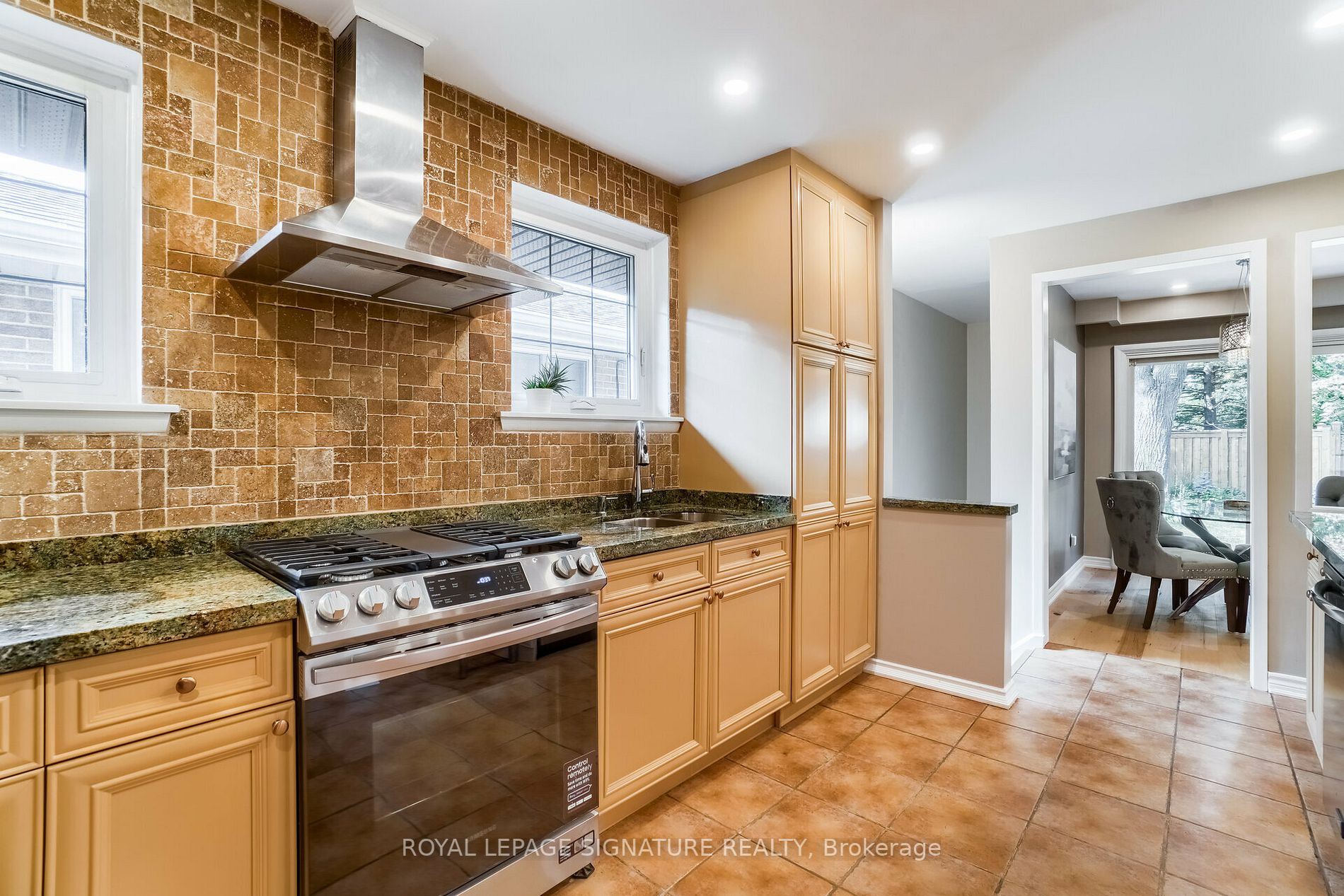 73 Stevenharris Dr