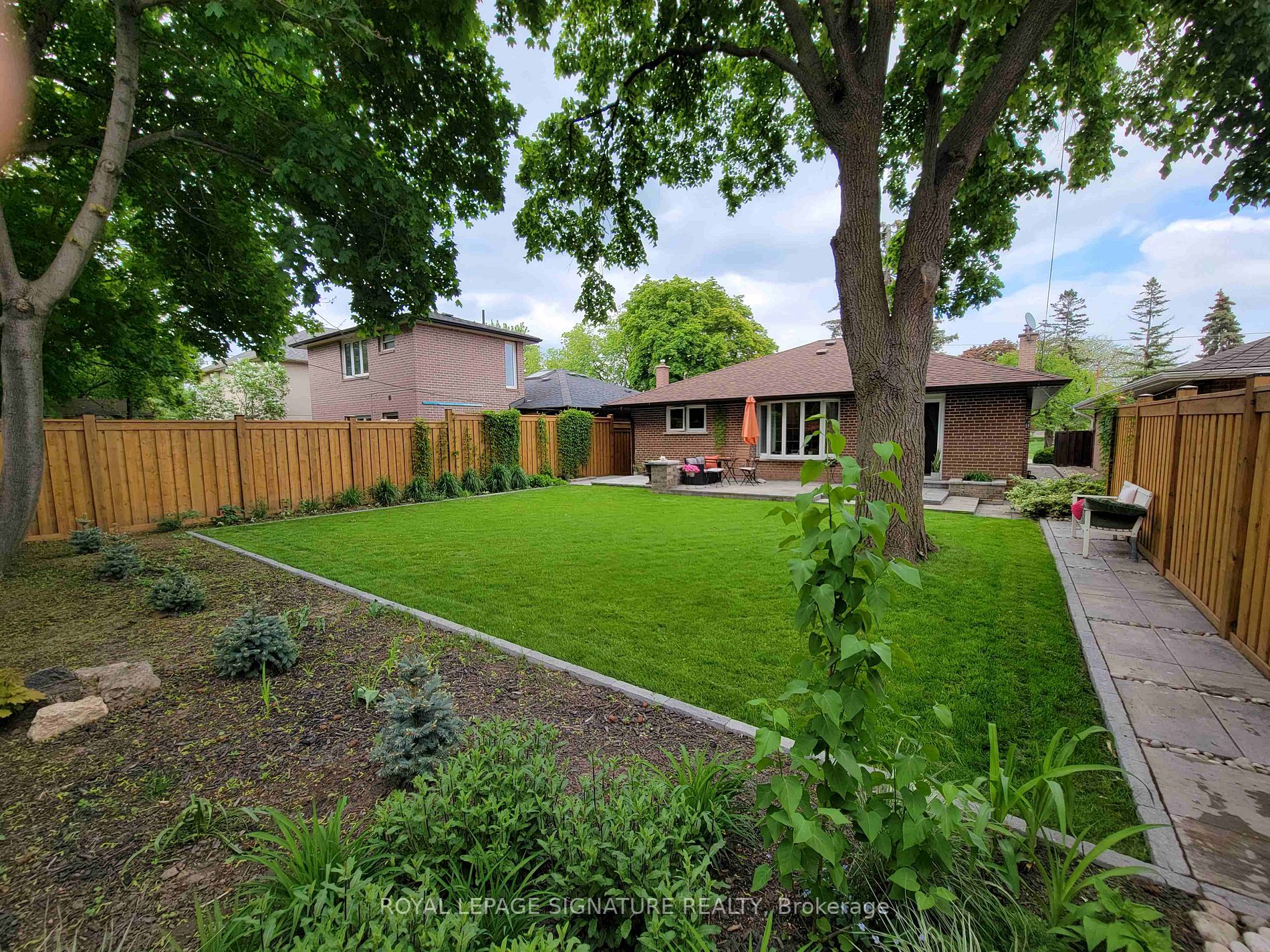 73 Stevenharris Dr
