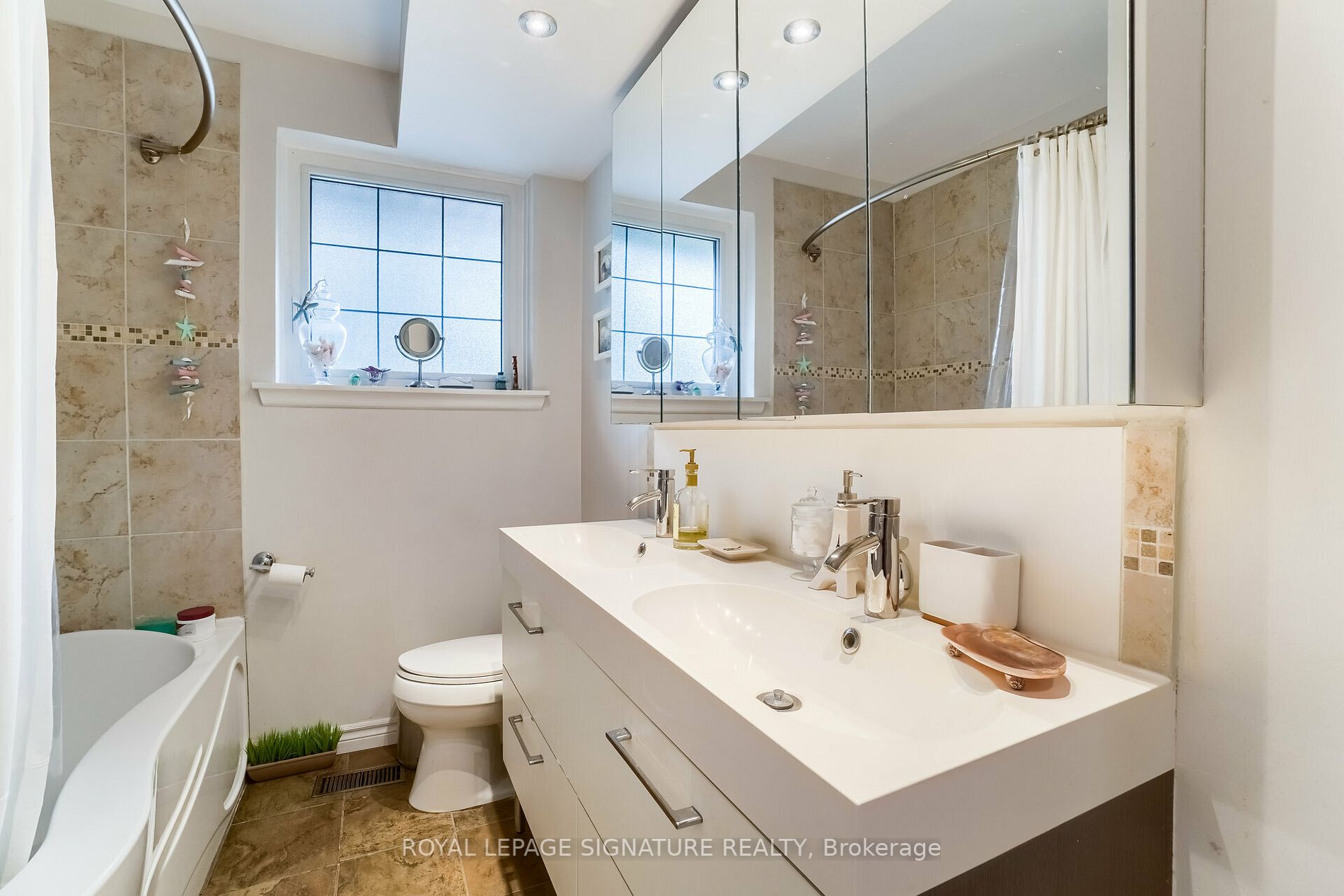 73 Stevenharris Dr
