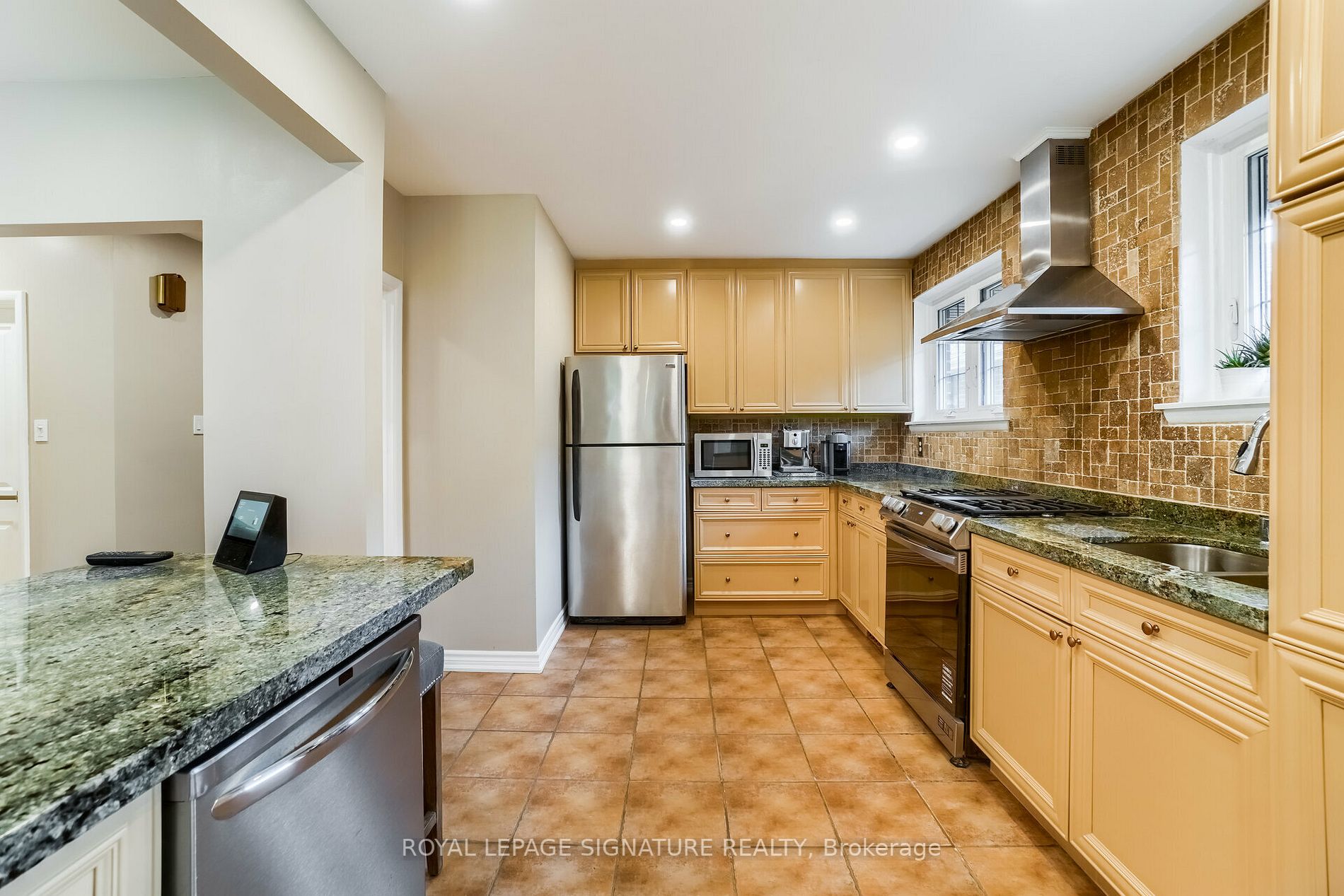 73 Stevenharris Dr