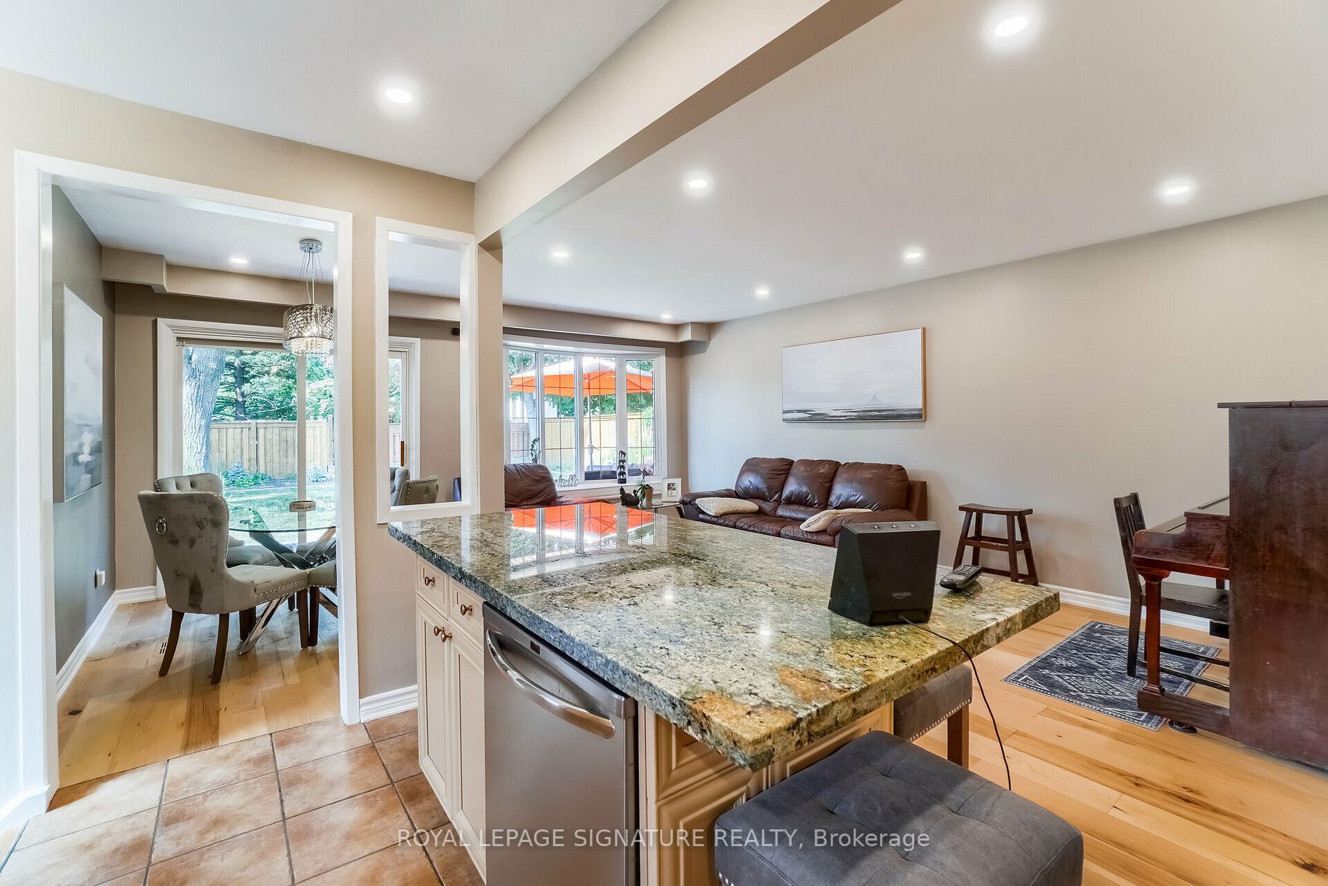 73 Stevenharris Dr
