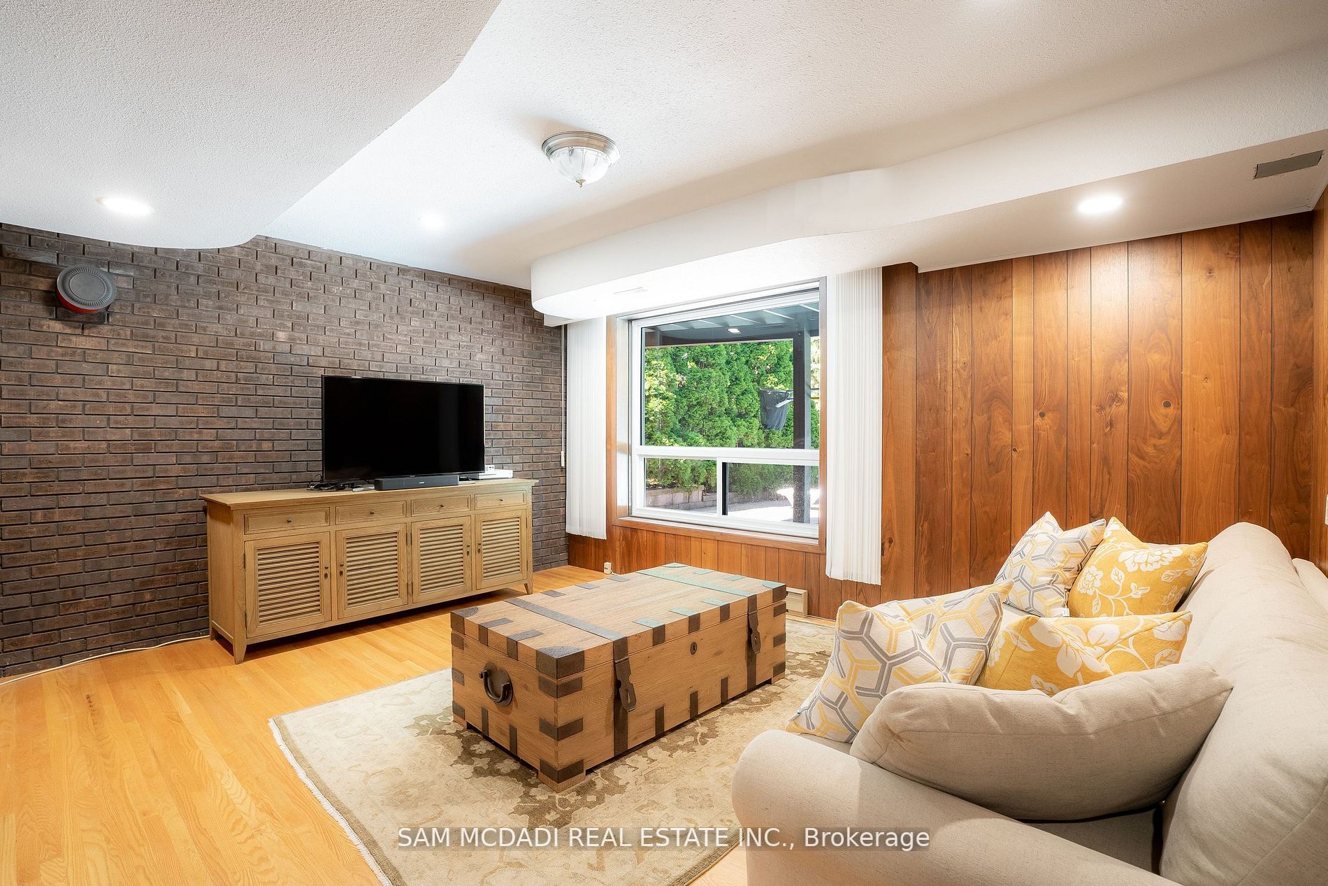 1093 Fair Birch Dr