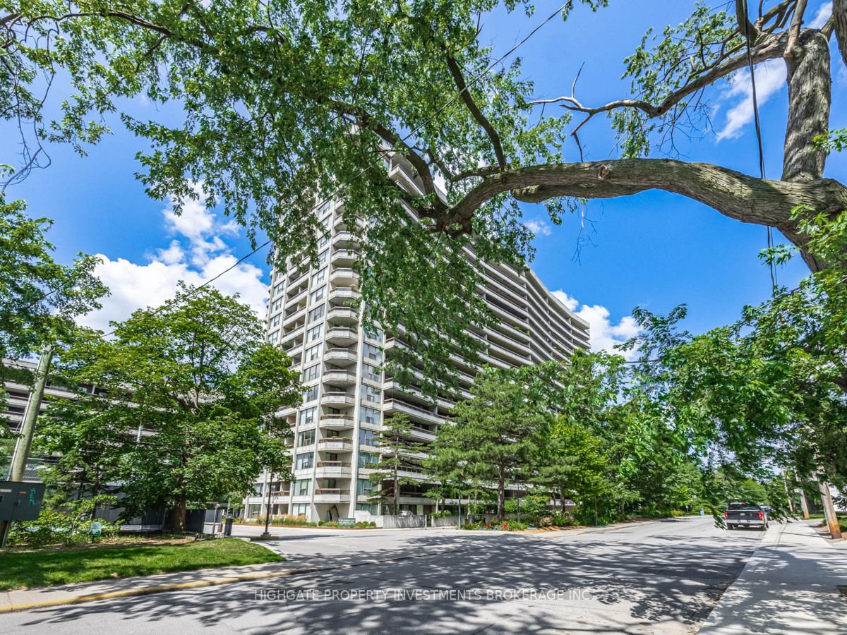 100 Quebec Ave, #901
