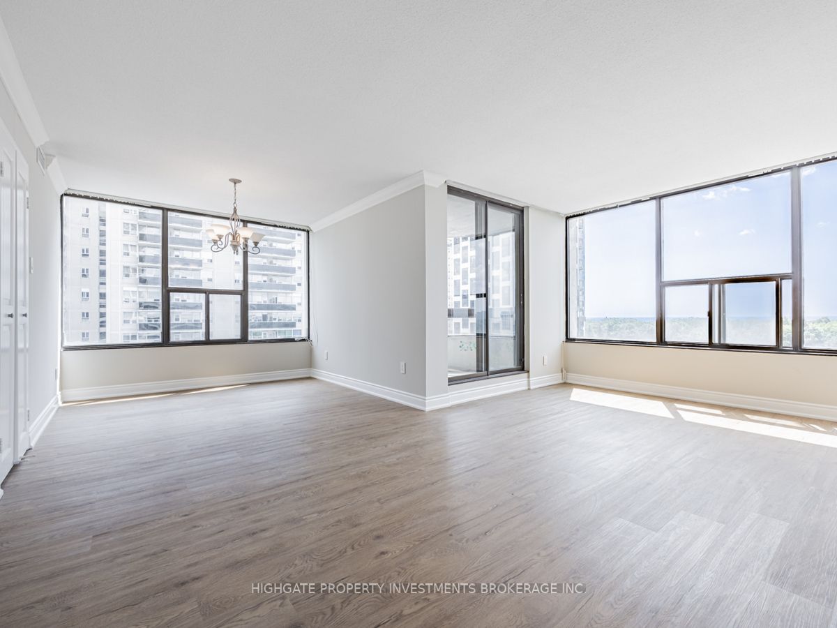 100 Quebec Ave, #901