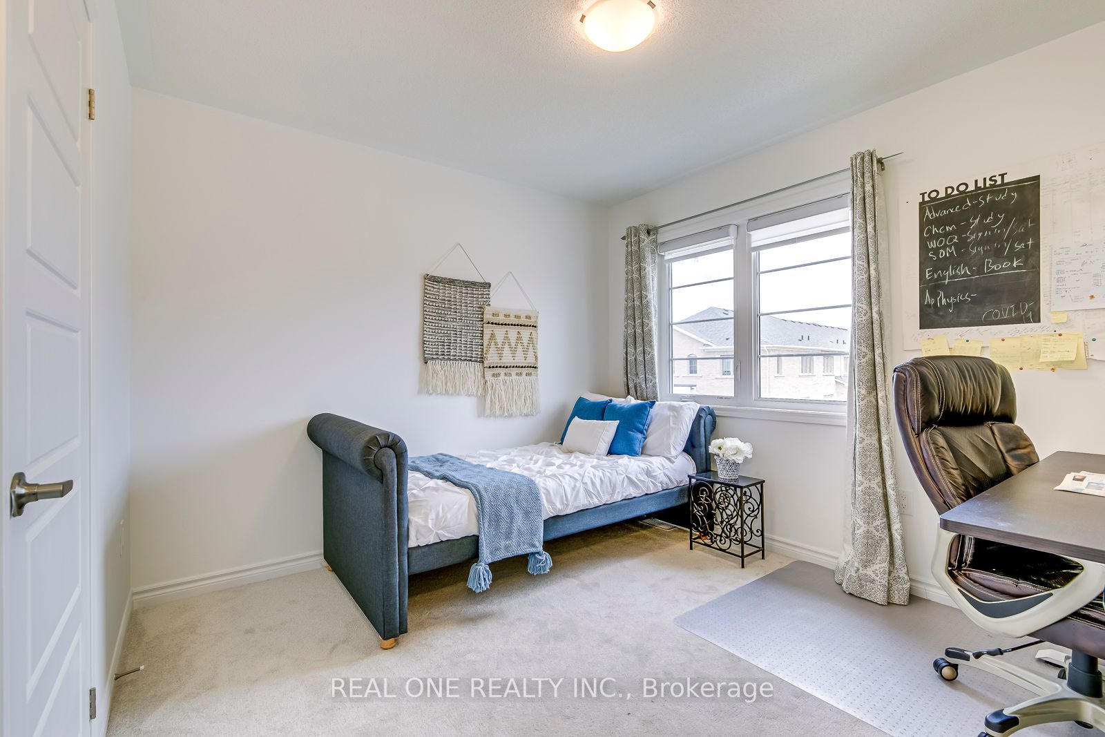 1772 Thames Circle
