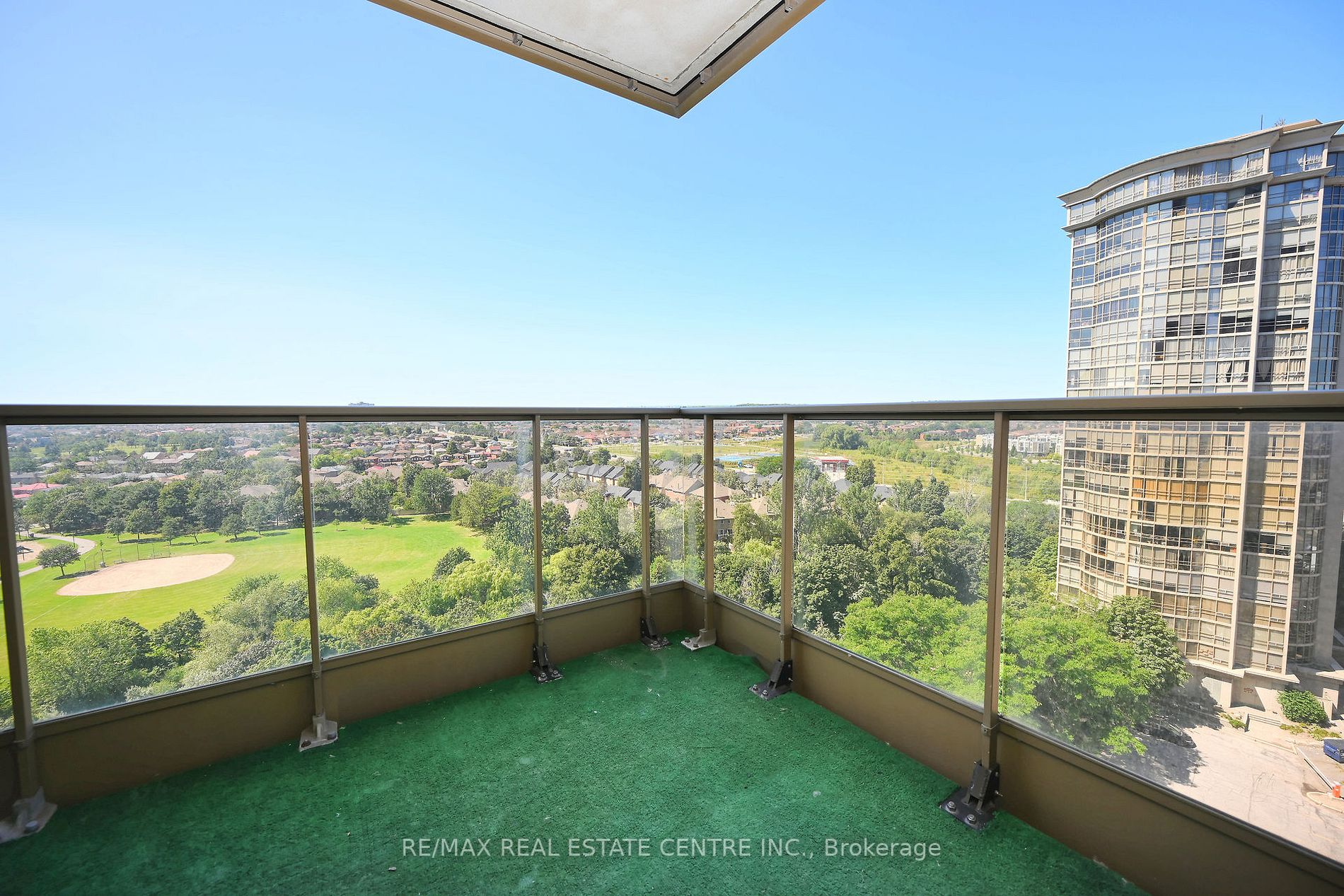 45 Kingsbridge Garden Circ, #1411