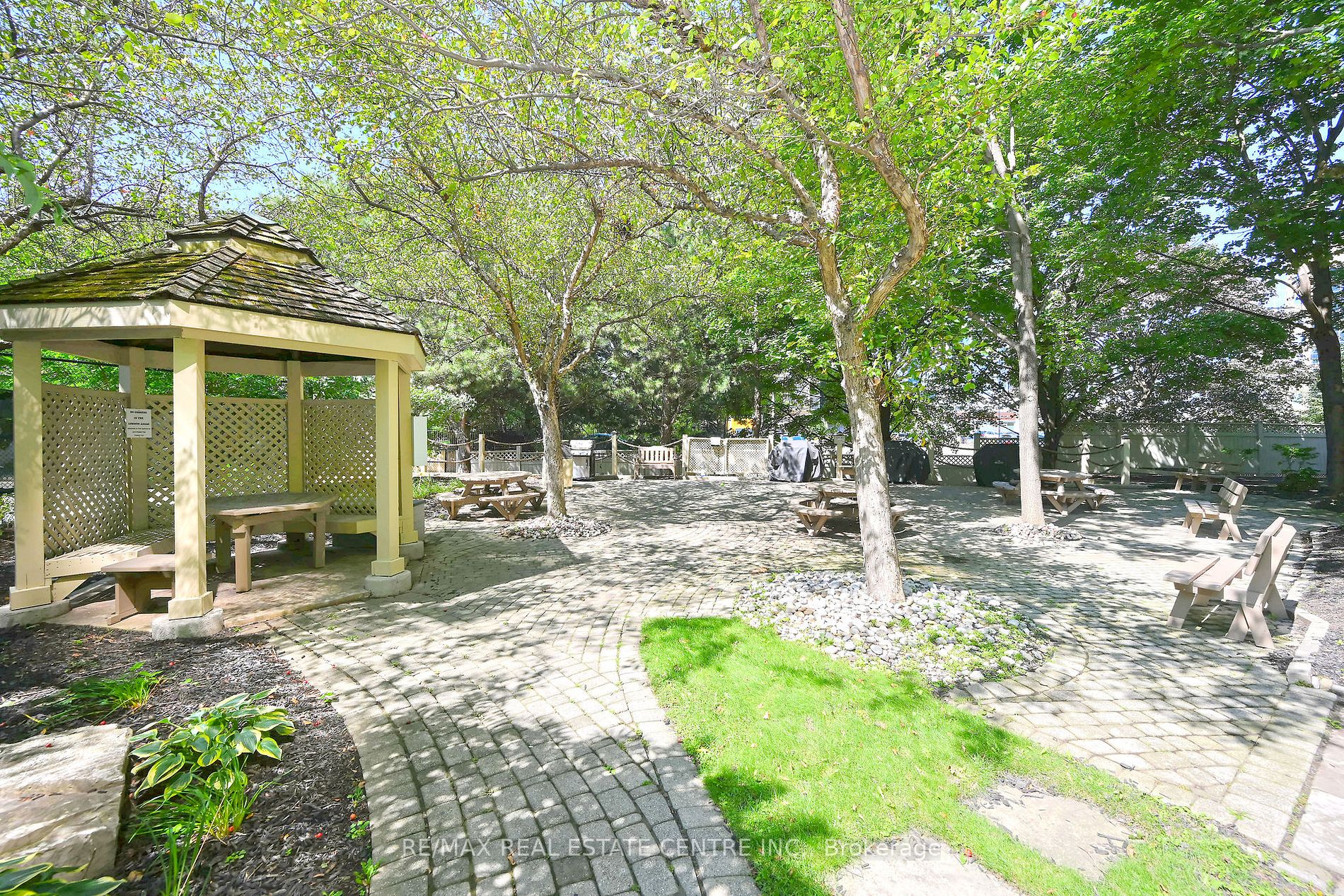 45 Kingsbridge Garden Circ, #1411