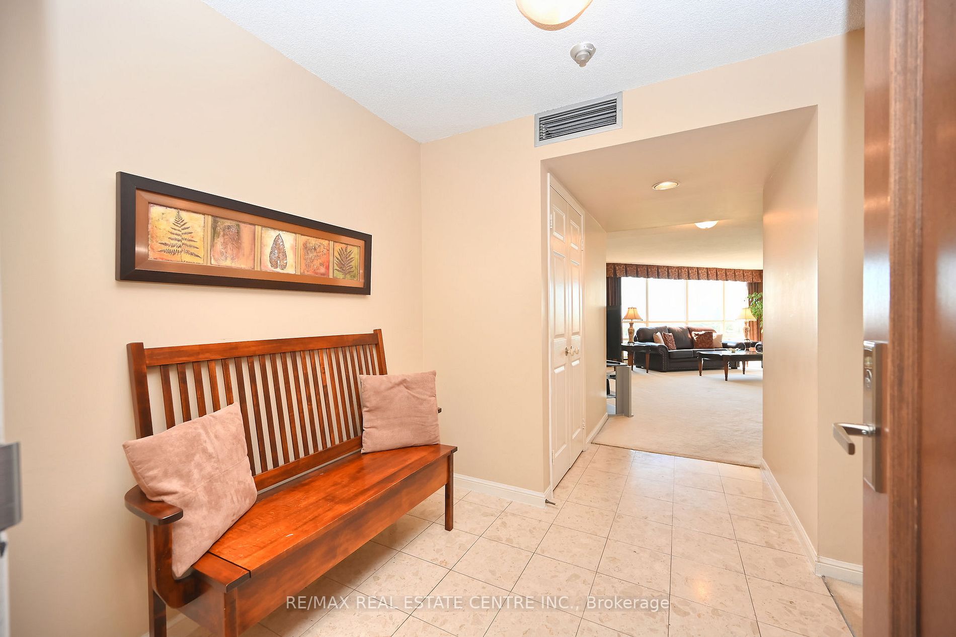 45 Kingsbridge Garden Circ, #1411