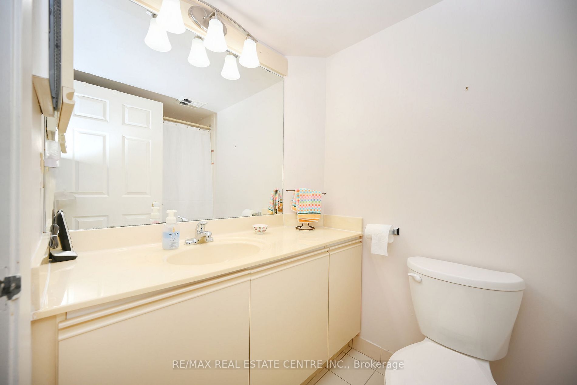 45 Kingsbridge Garden Circ, #1411