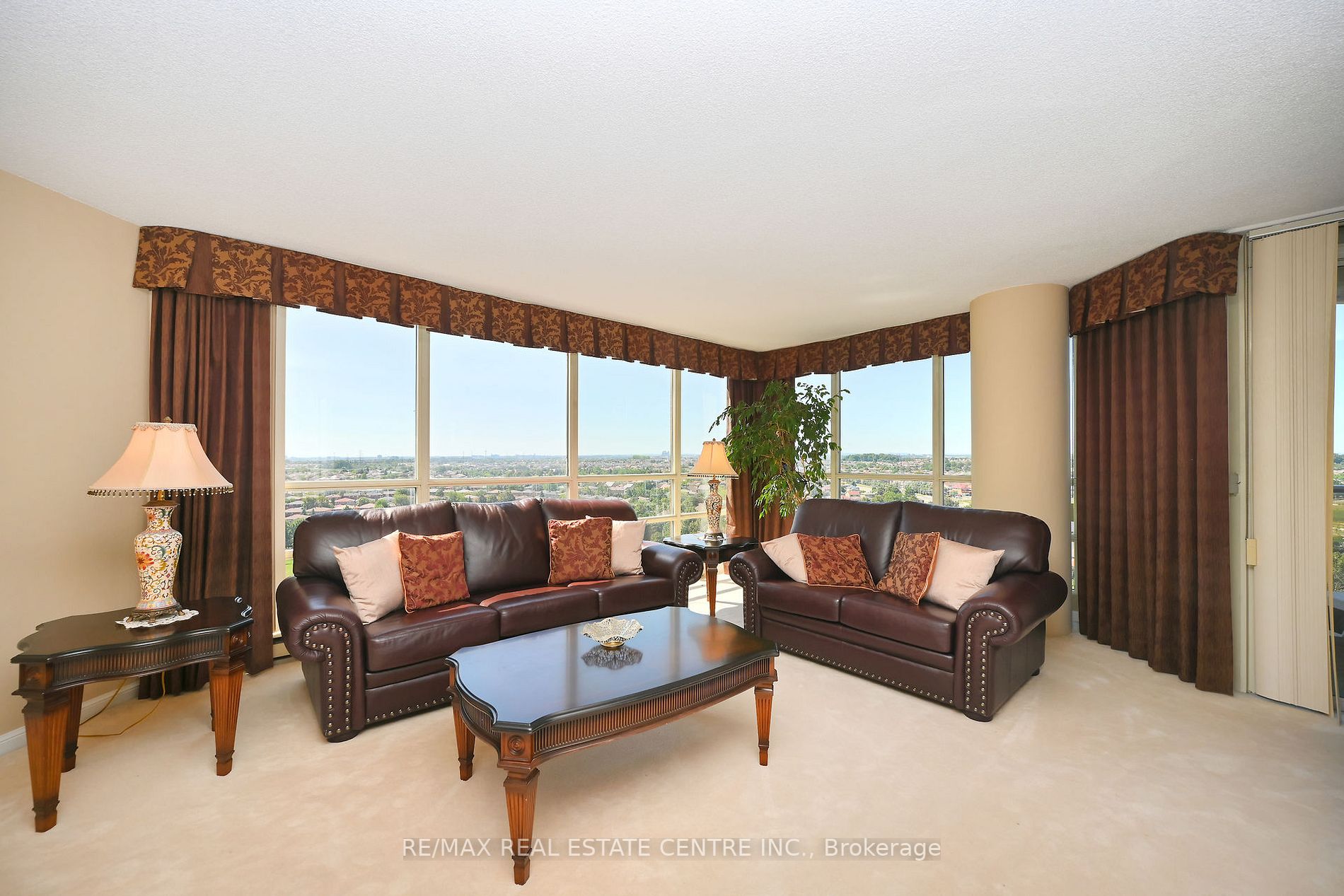 45 Kingsbridge Garden Circ, #1411