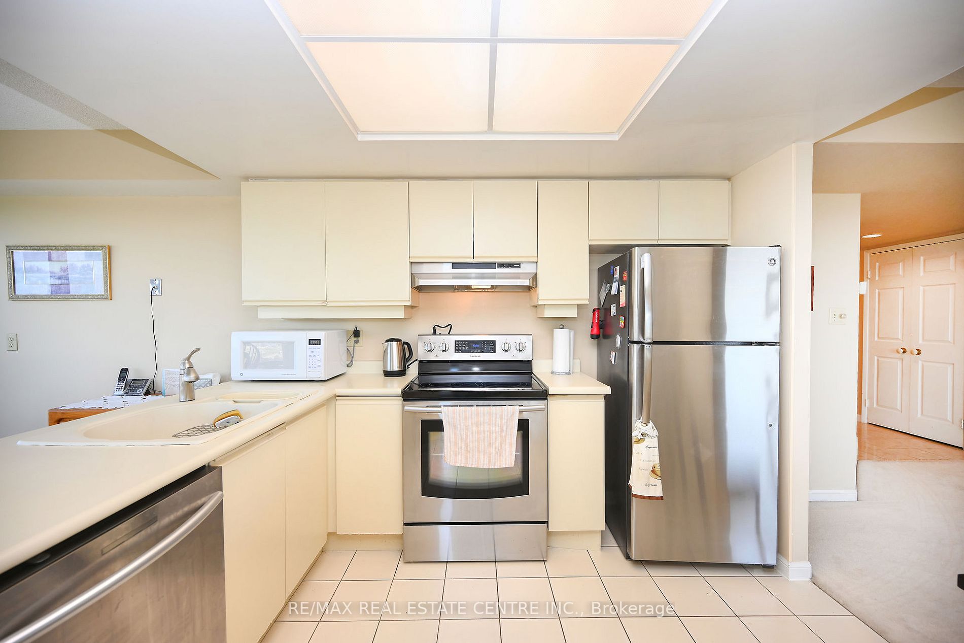 45 Kingsbridge Garden Circ, #1411