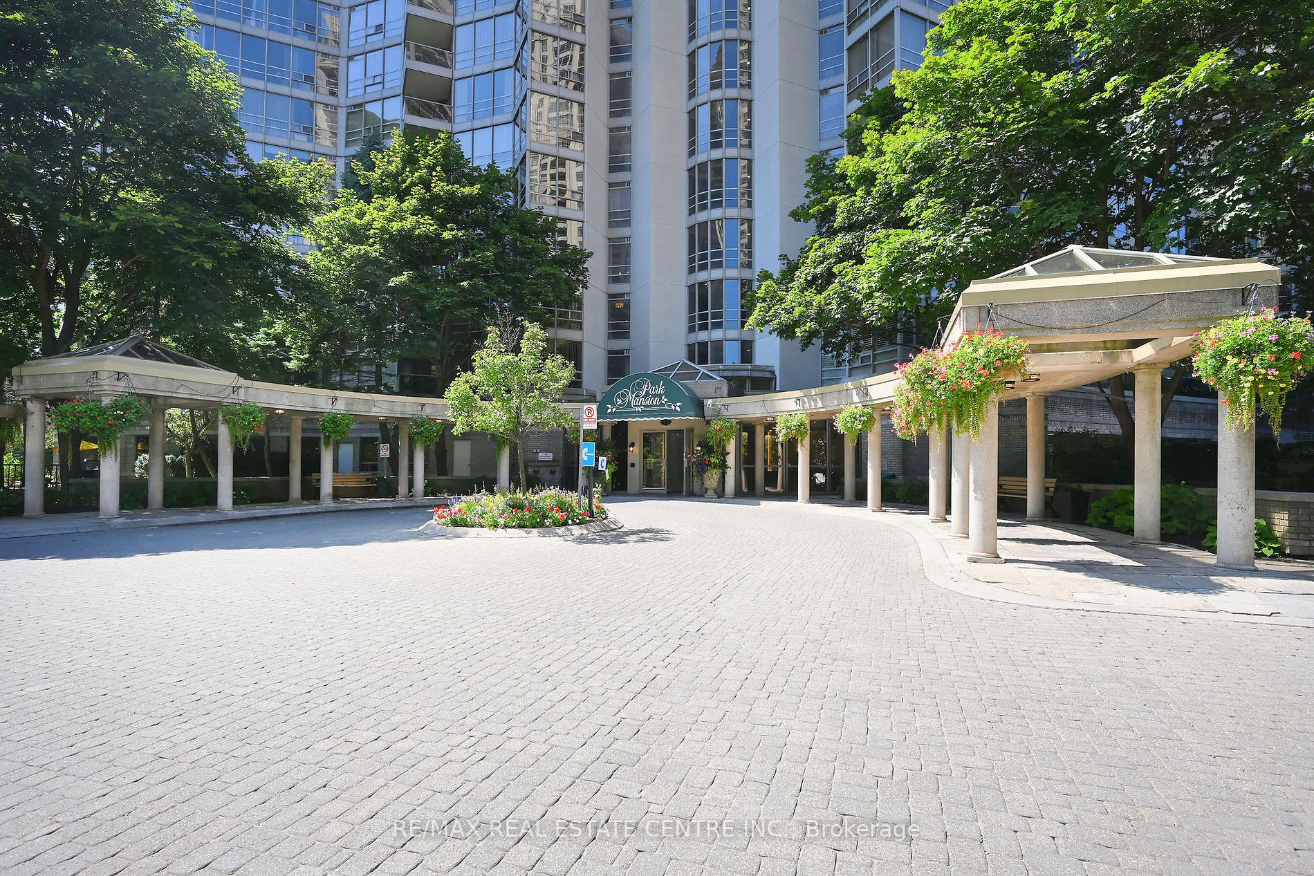 45 Kingsbridge Garden Circ, #1411