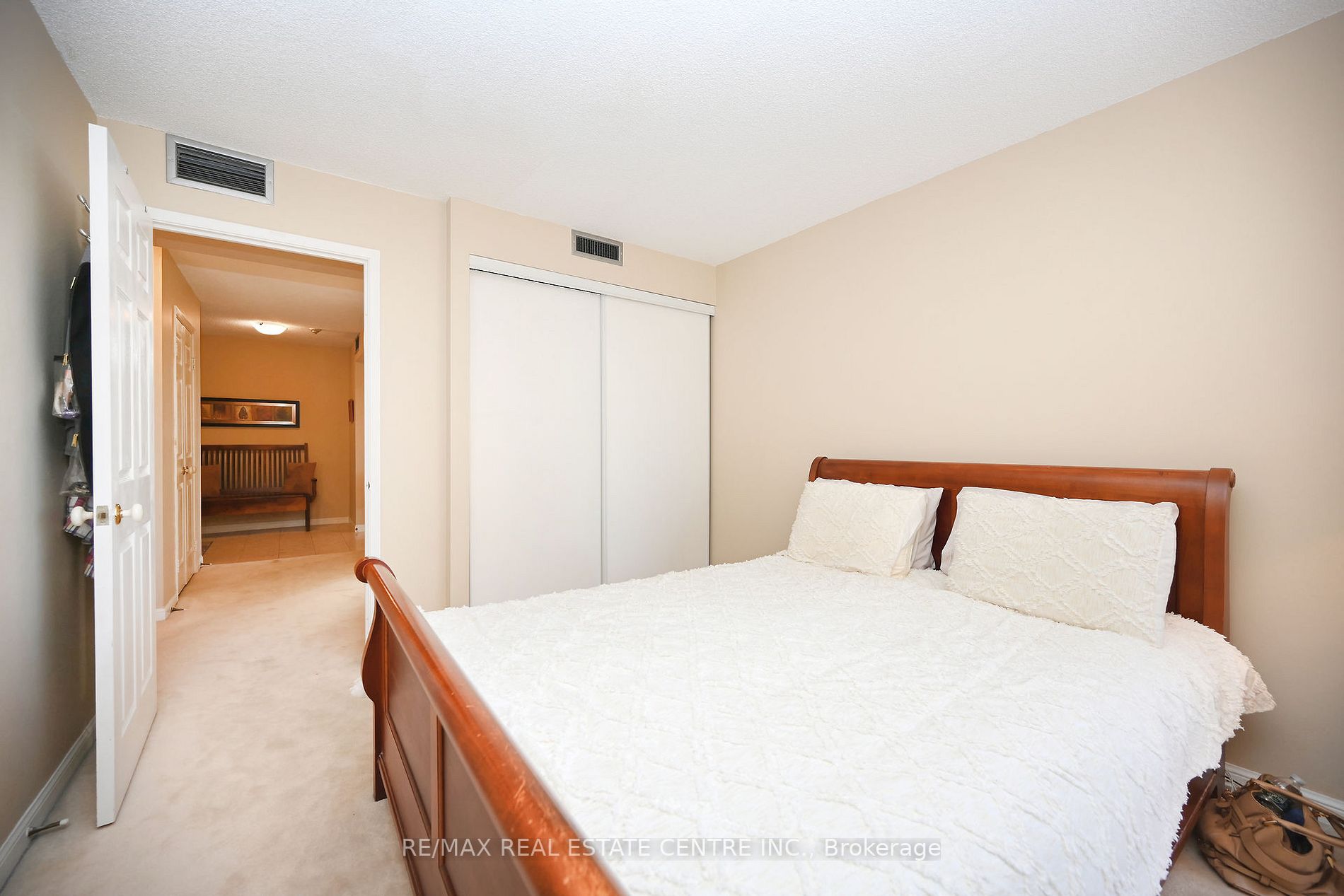 45 Kingsbridge Garden Circ, #1411