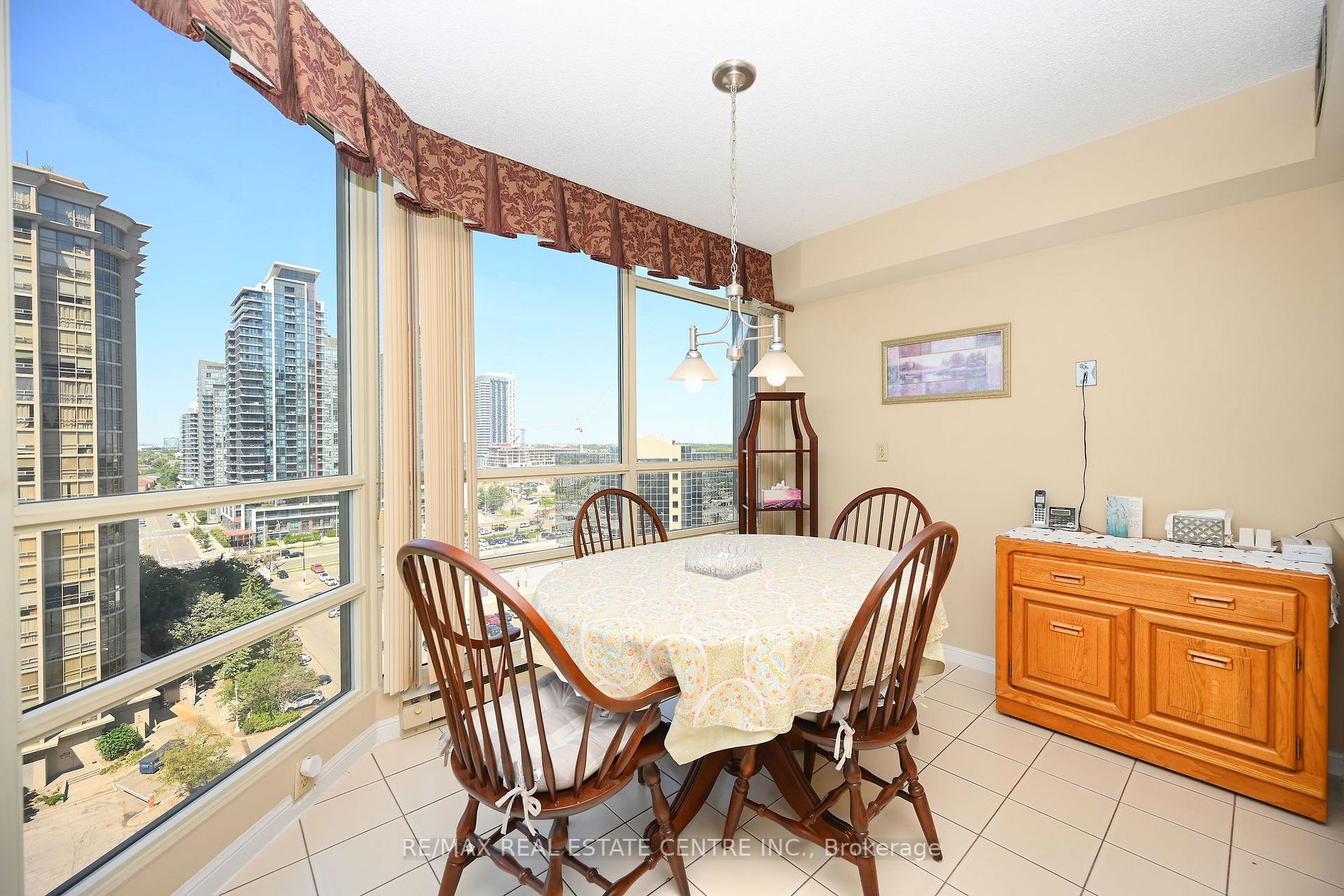 45 Kingsbridge Garden Circ, #1411
