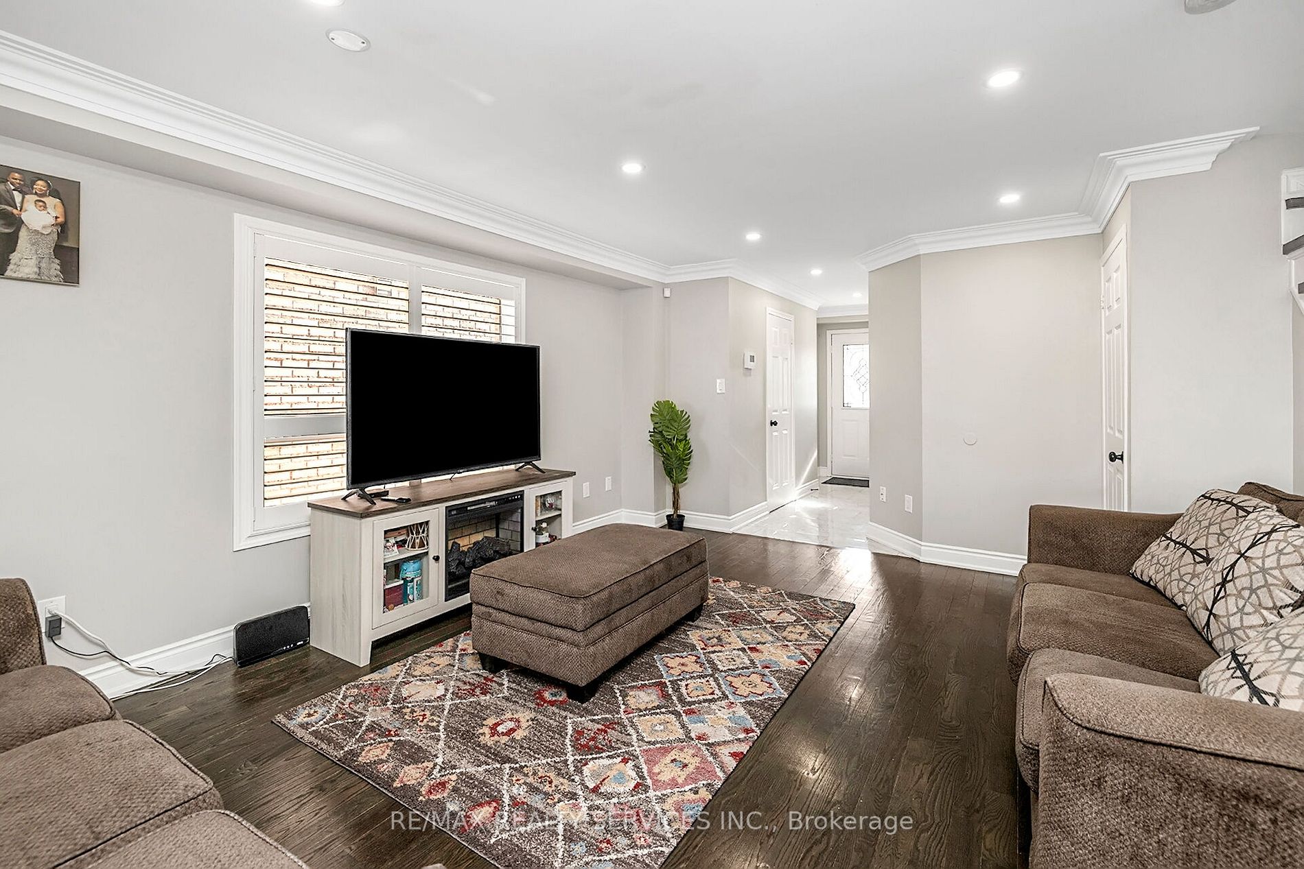 70 Whiteface Cres E