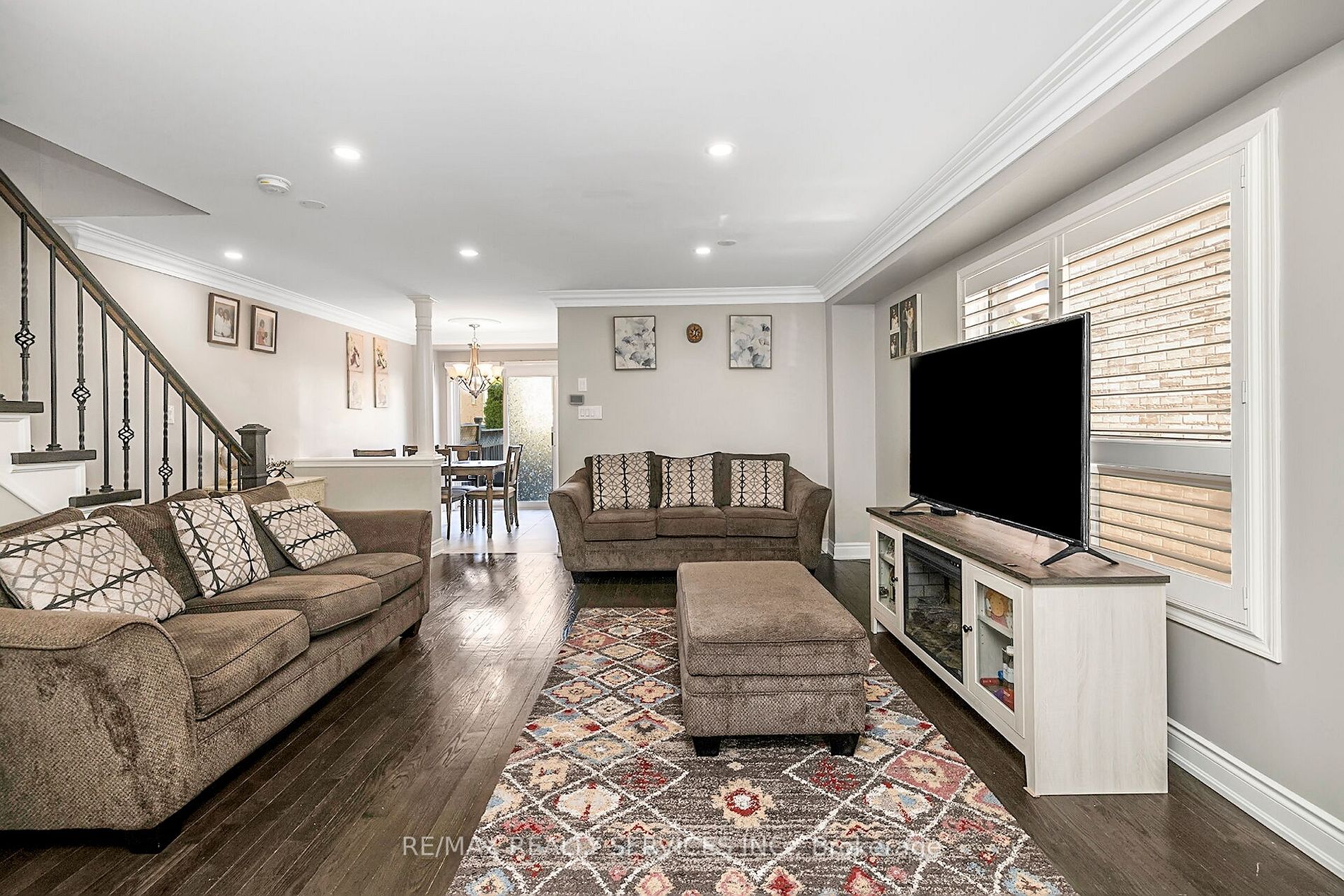 70 Whiteface Cres E