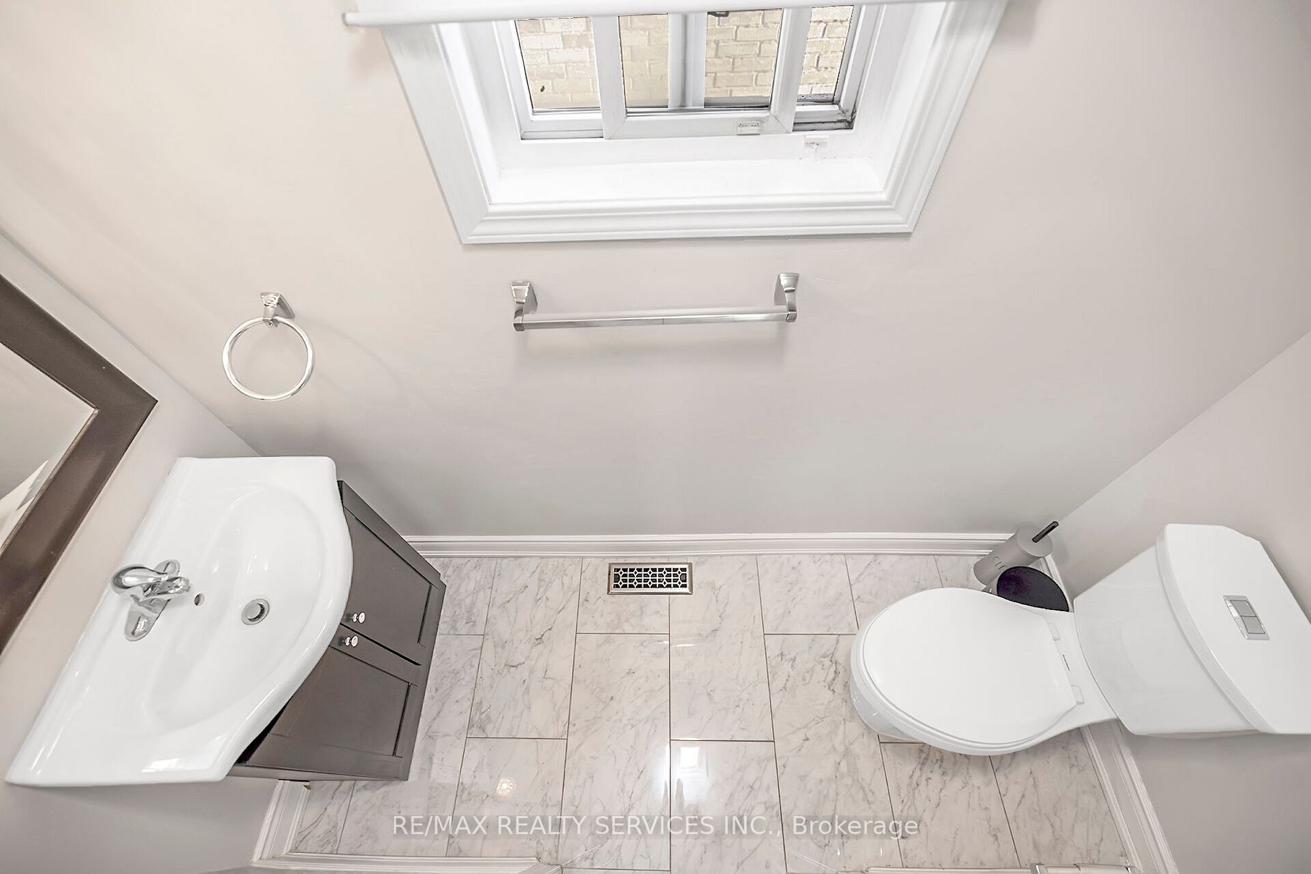 70 Whiteface Cres E