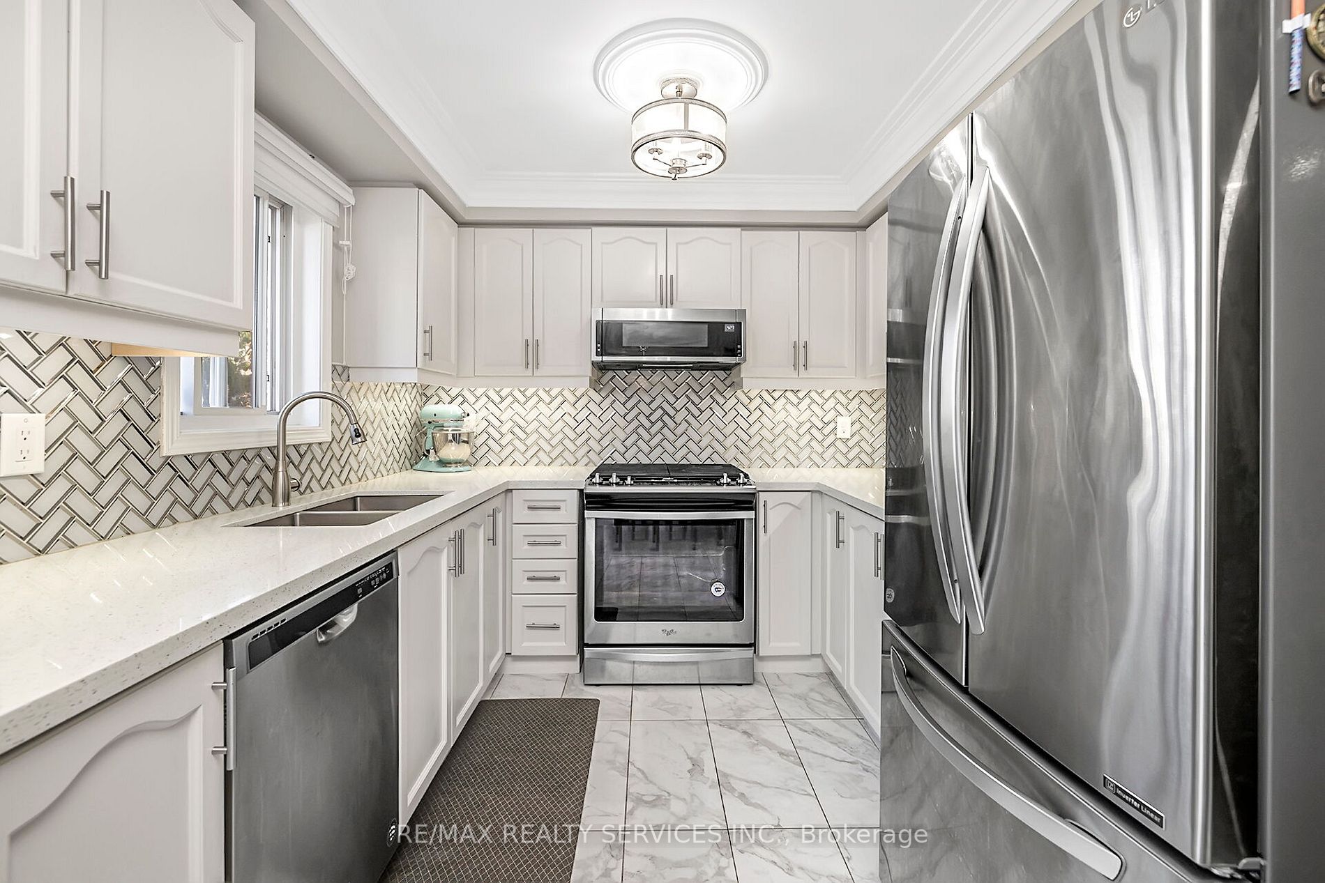 70 Whiteface Cres E