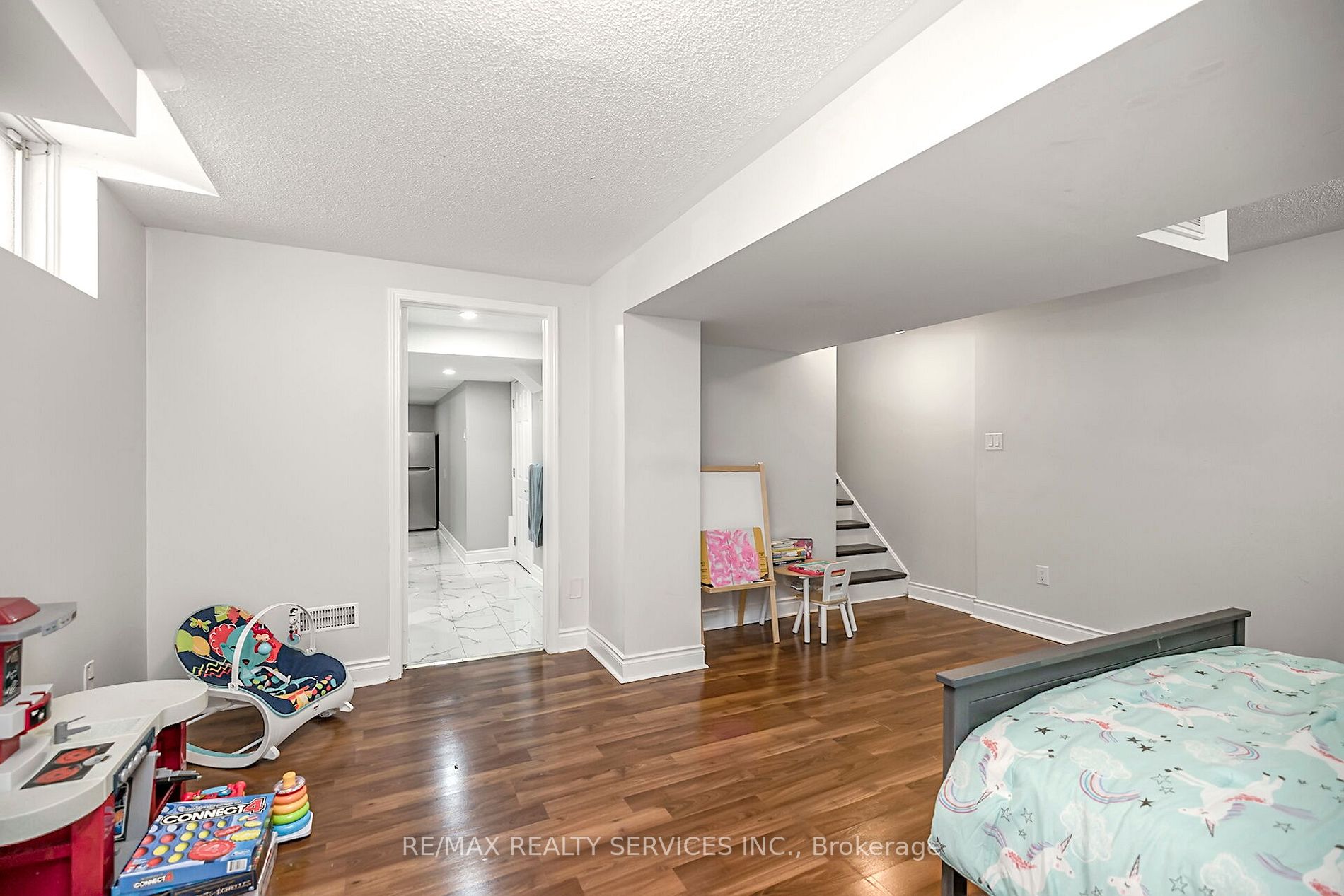 70 Whiteface Cres E