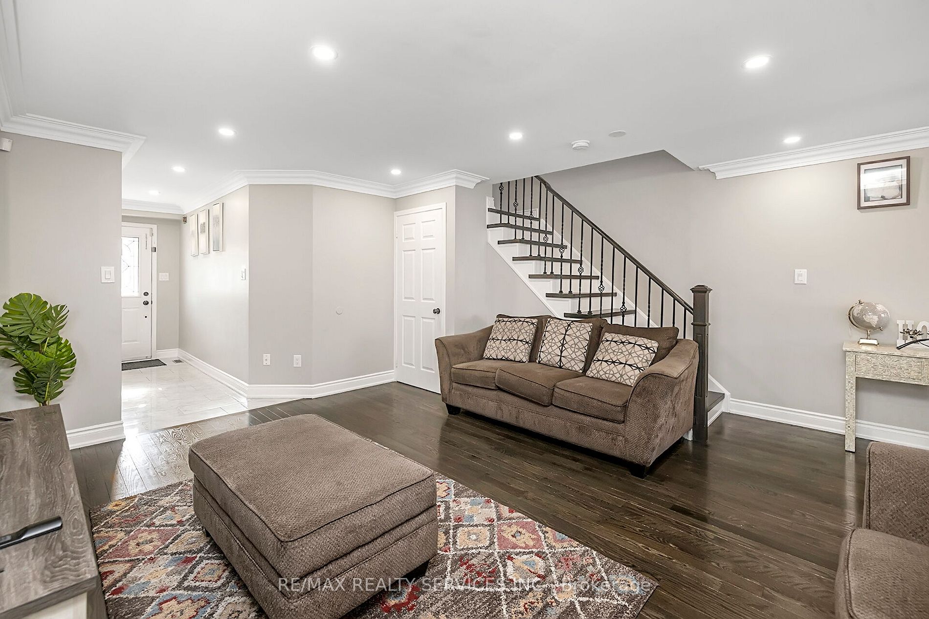 70 Whiteface Cres E