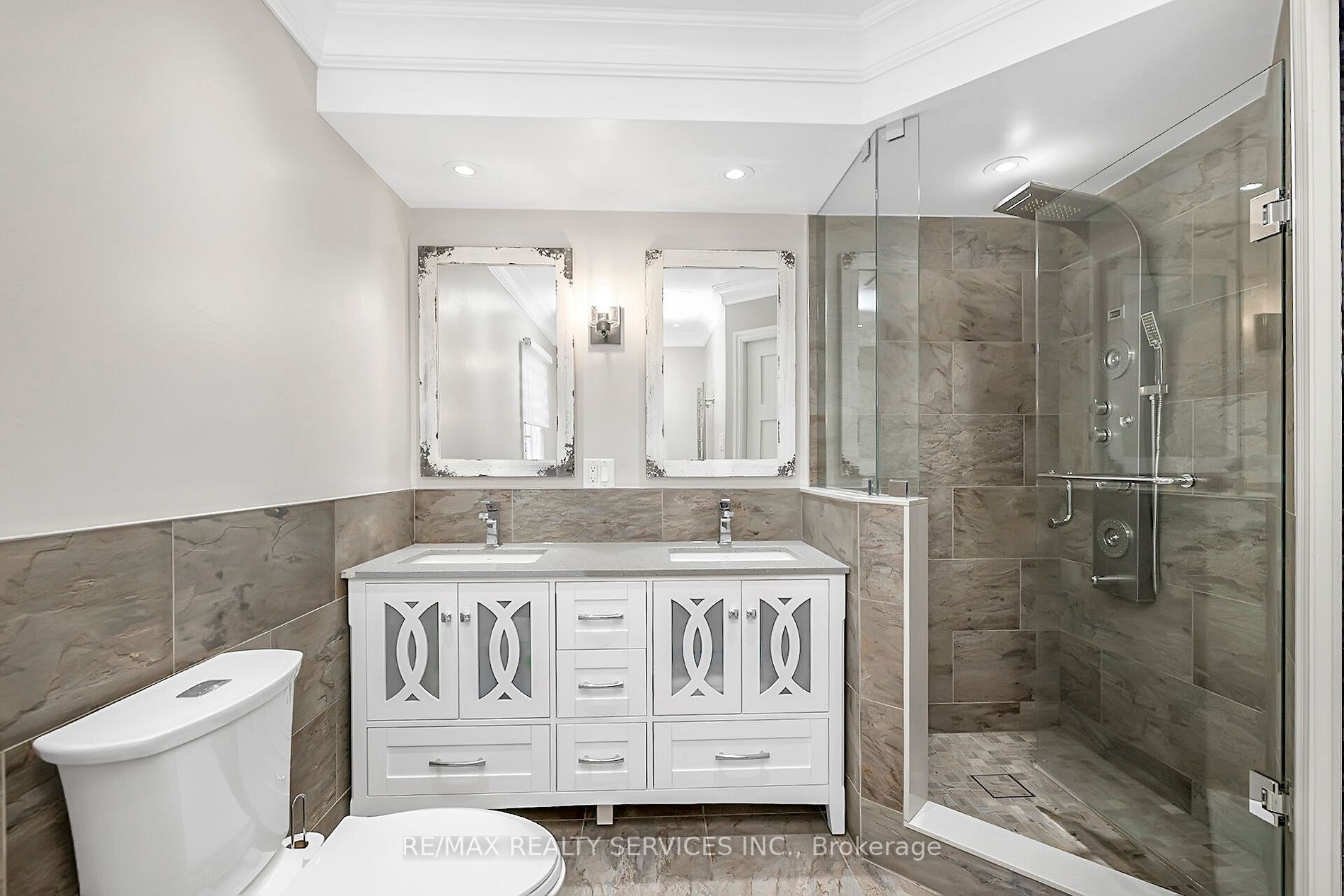 70 Whiteface Cres E