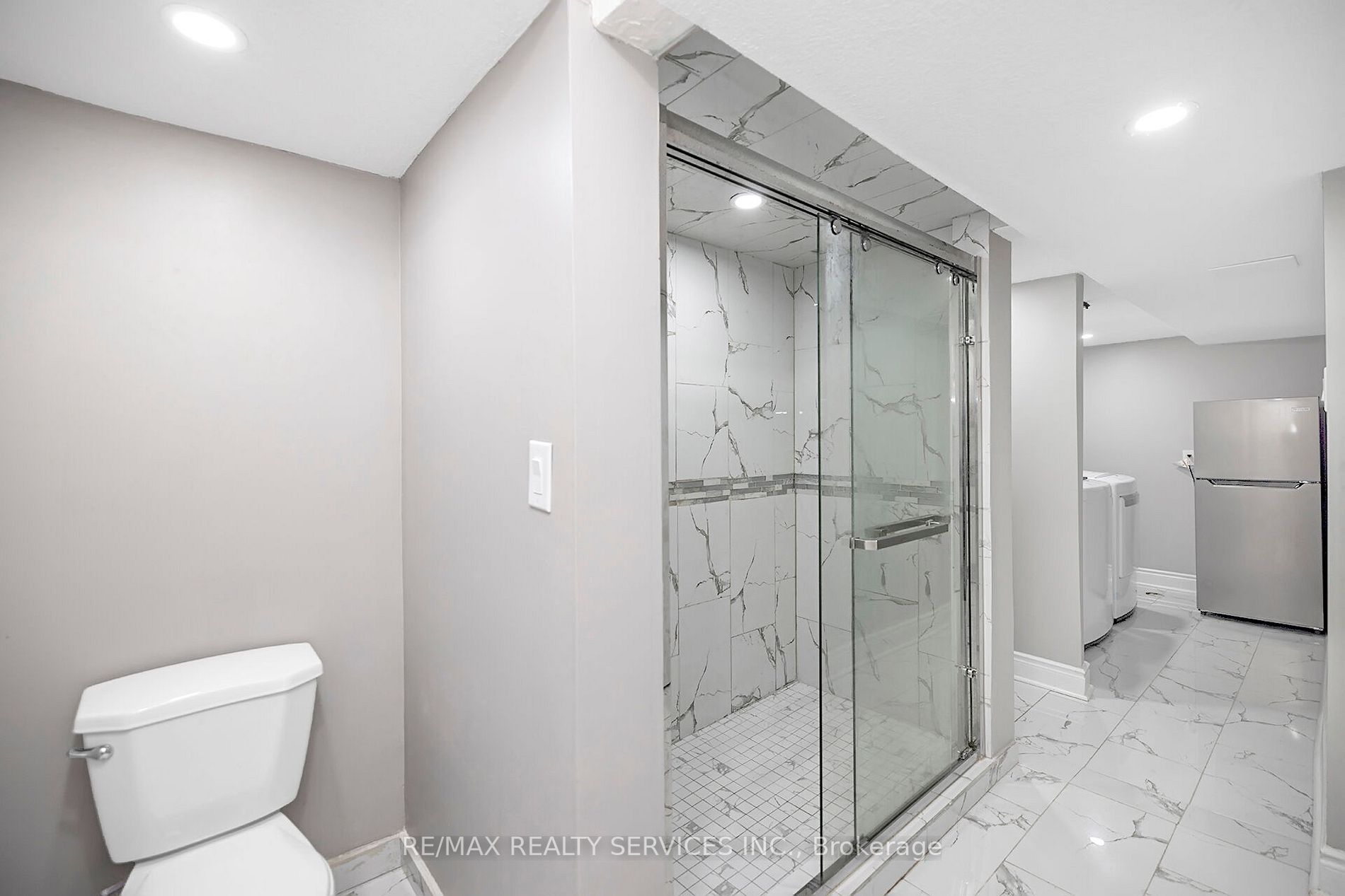 70 Whiteface Cres E