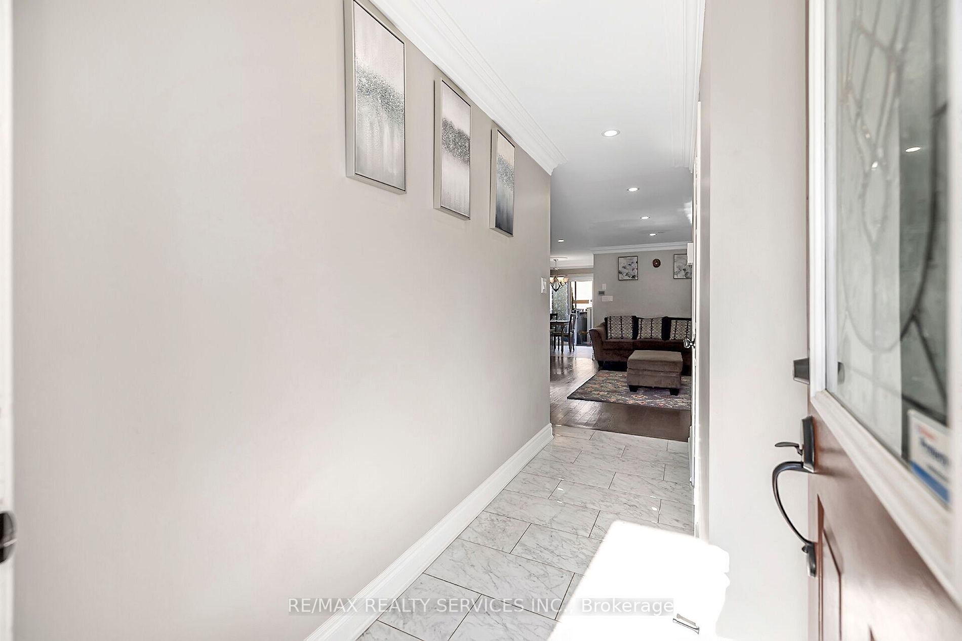 70 Whiteface Cres E