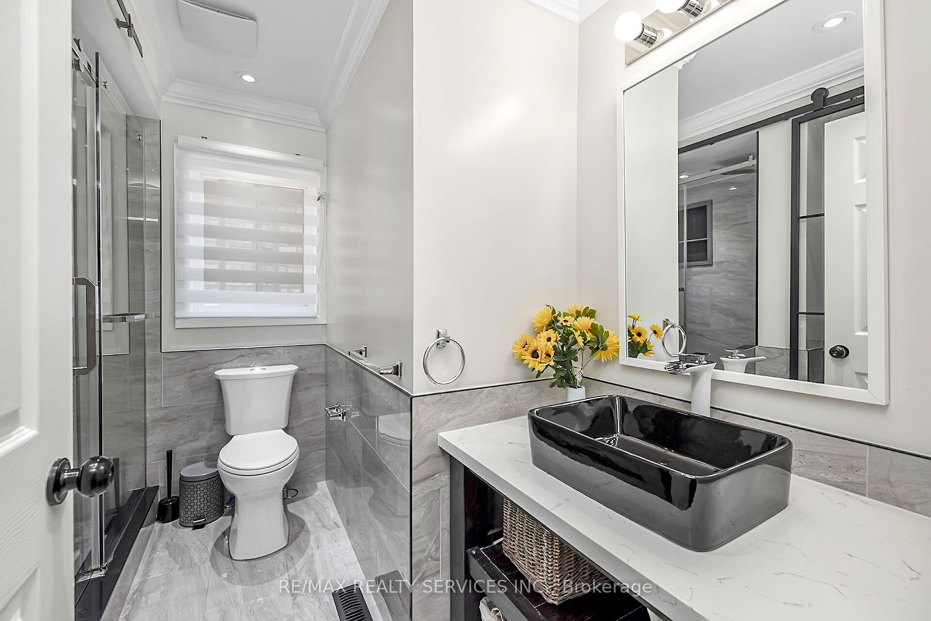 70 Whiteface Cres E