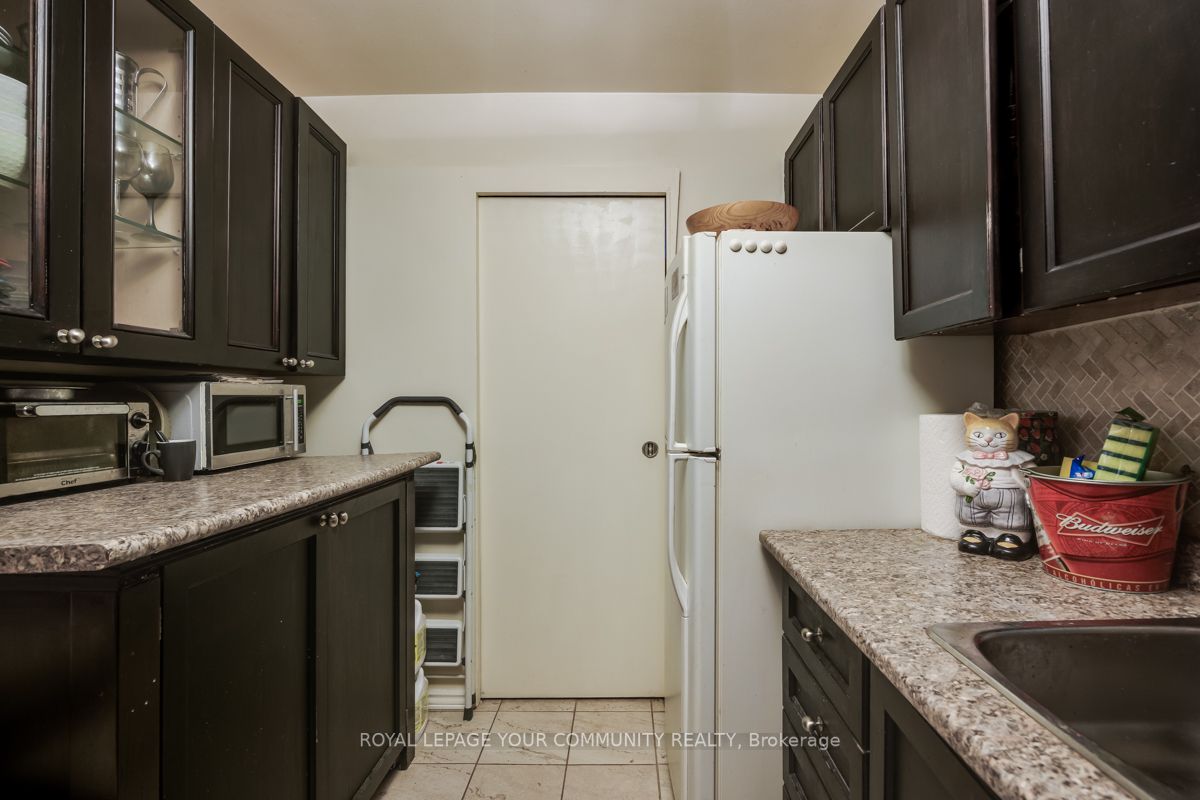 785 Browns Line, #105