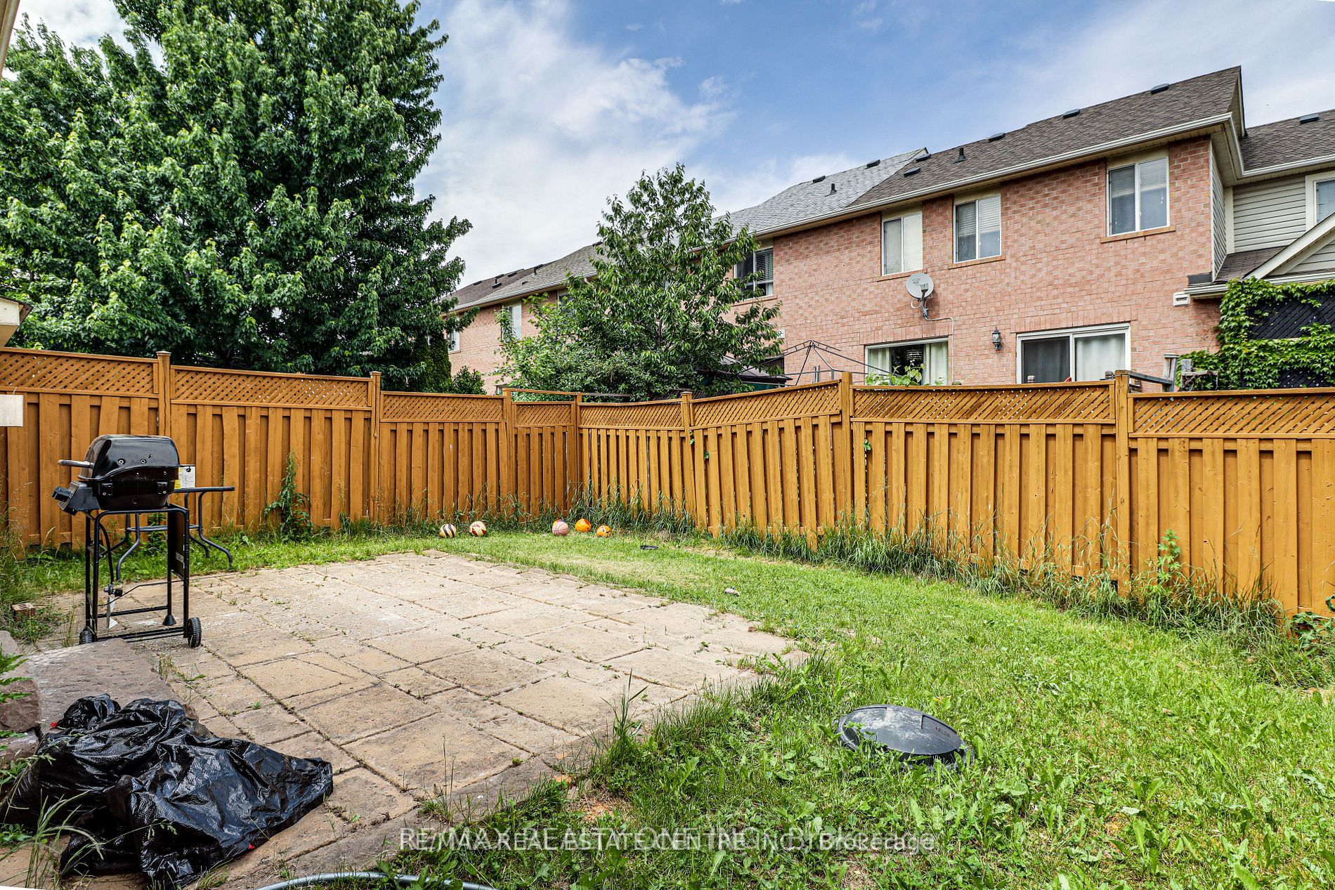 1104 Barclay Circle