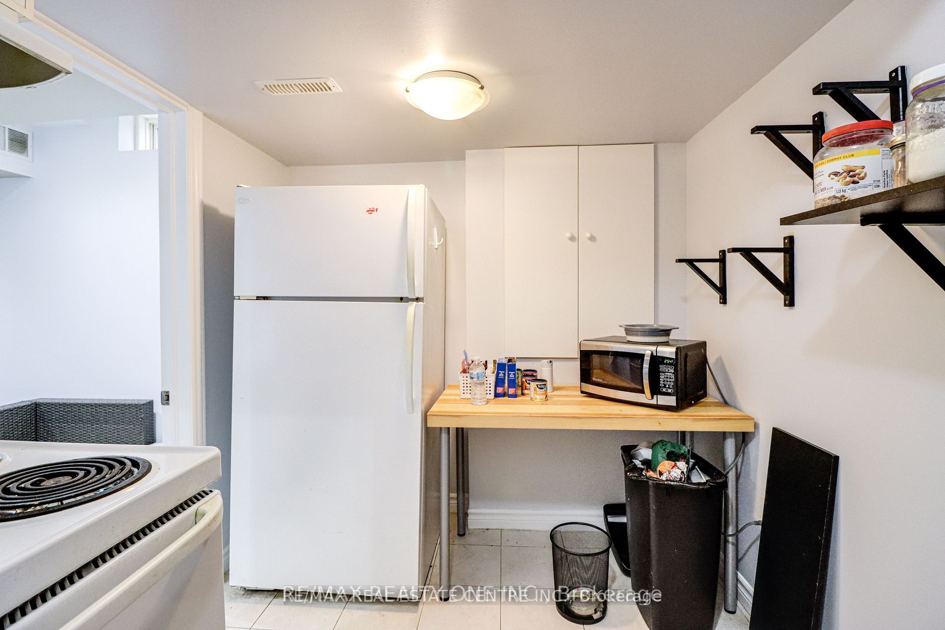 1104 Barclay Circle