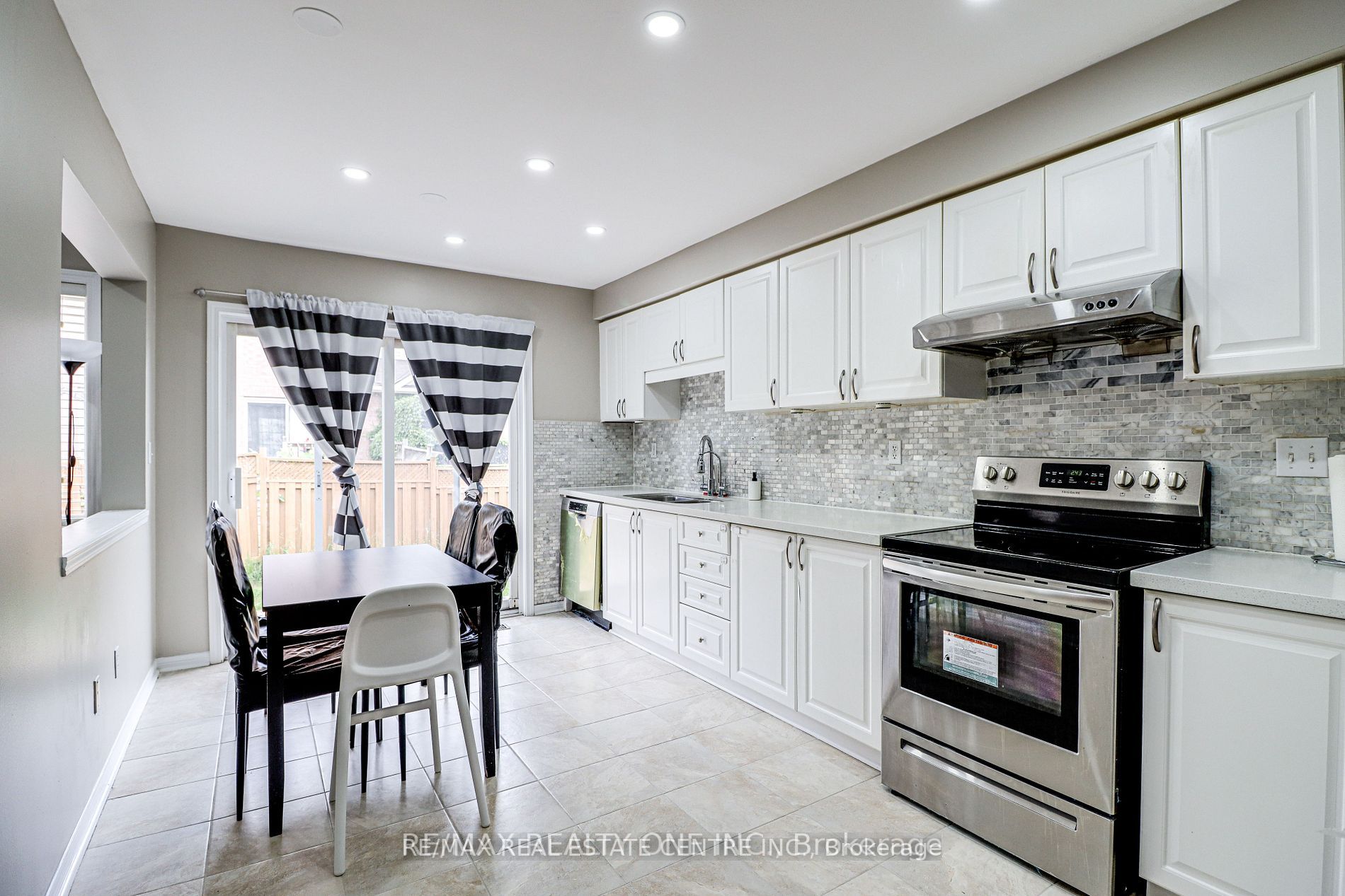 1104 Barclay Circle