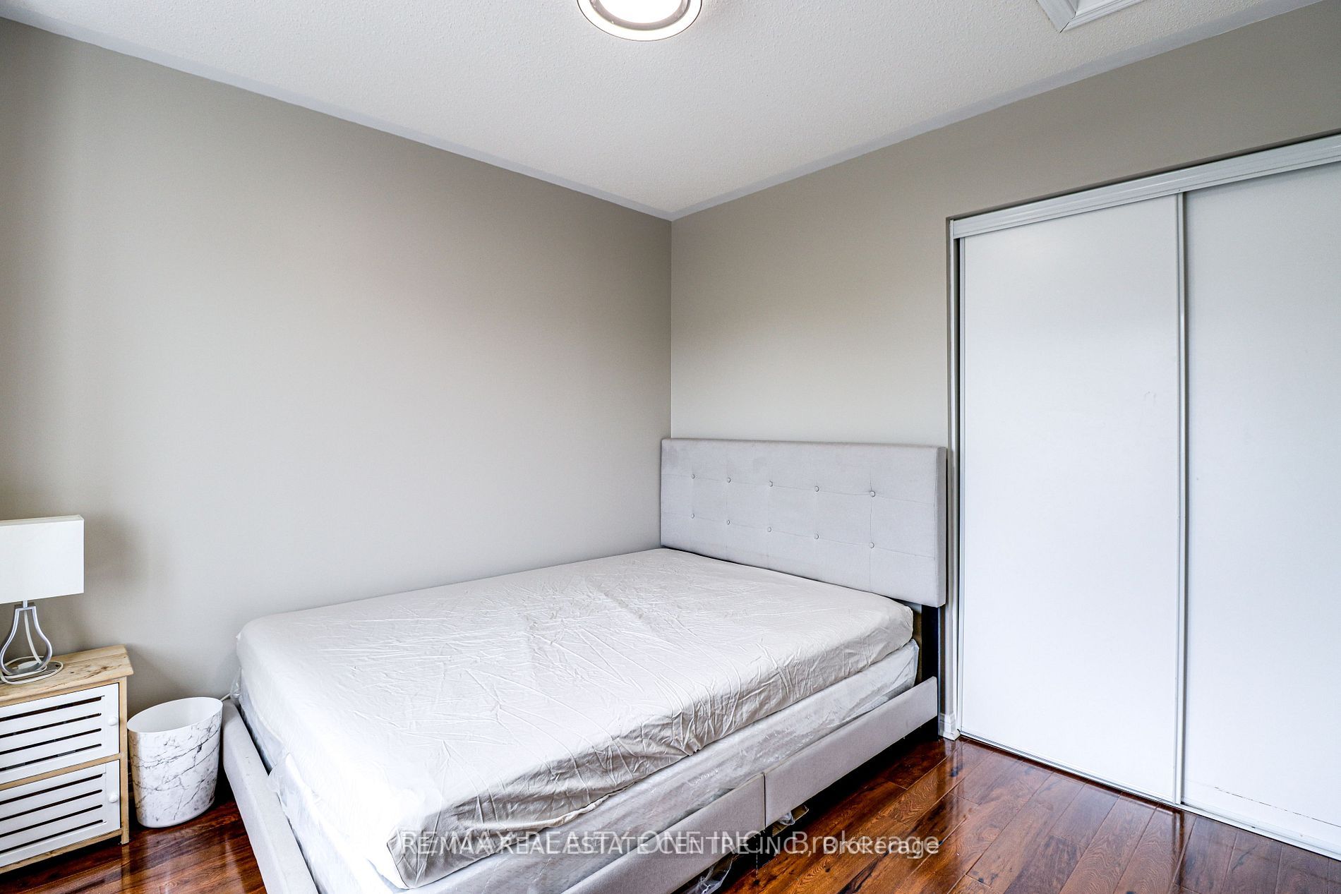 1104 Barclay Circle