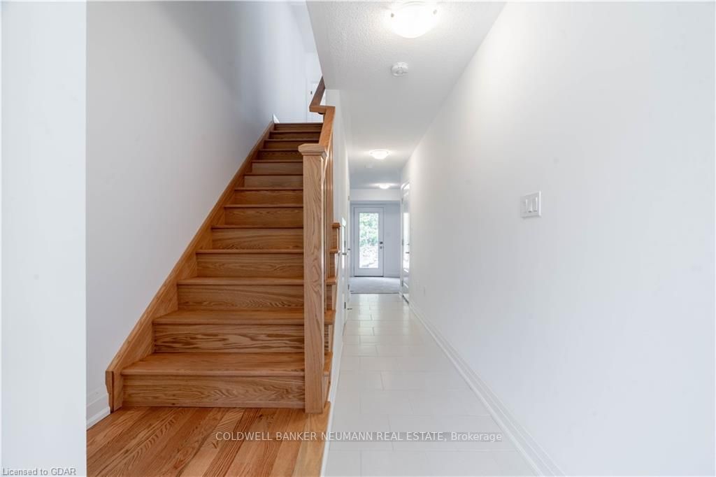 56 Windtree Way N