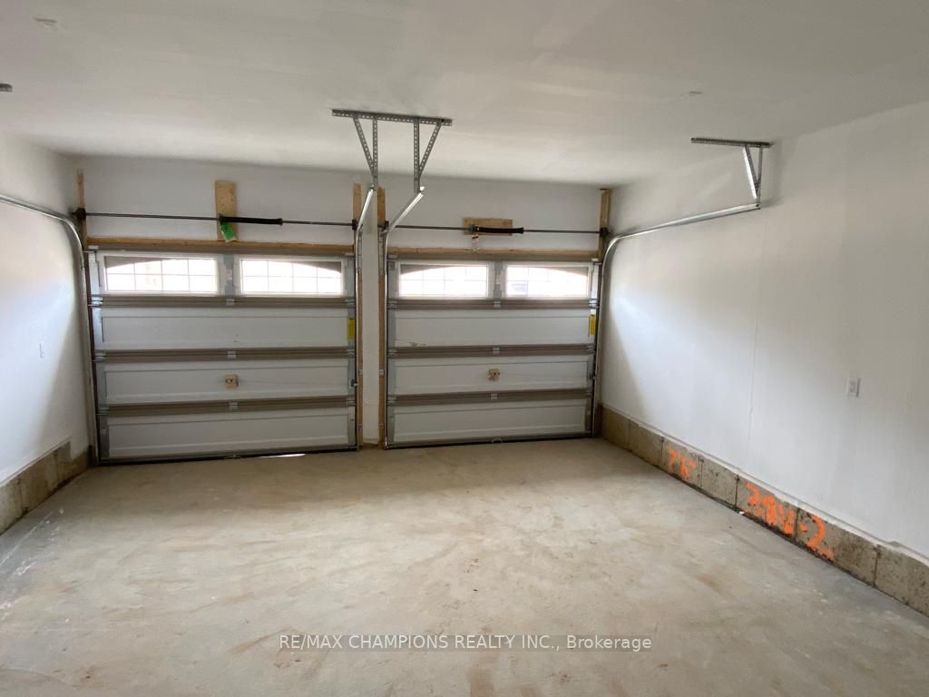9 Cadence Road, #Upper