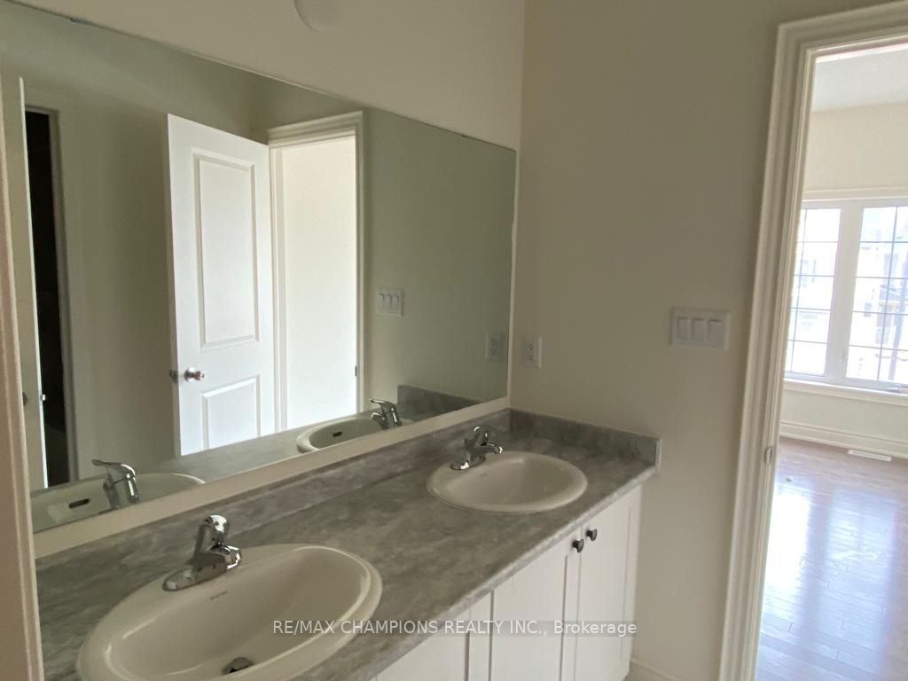 9 Cadence Road, #Upper