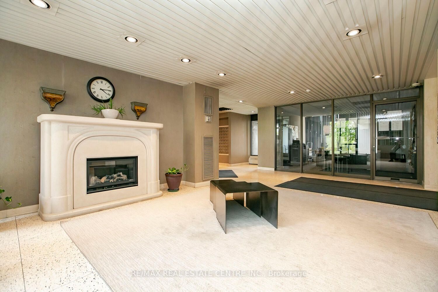 1535 Lakeshore Rd E, #605