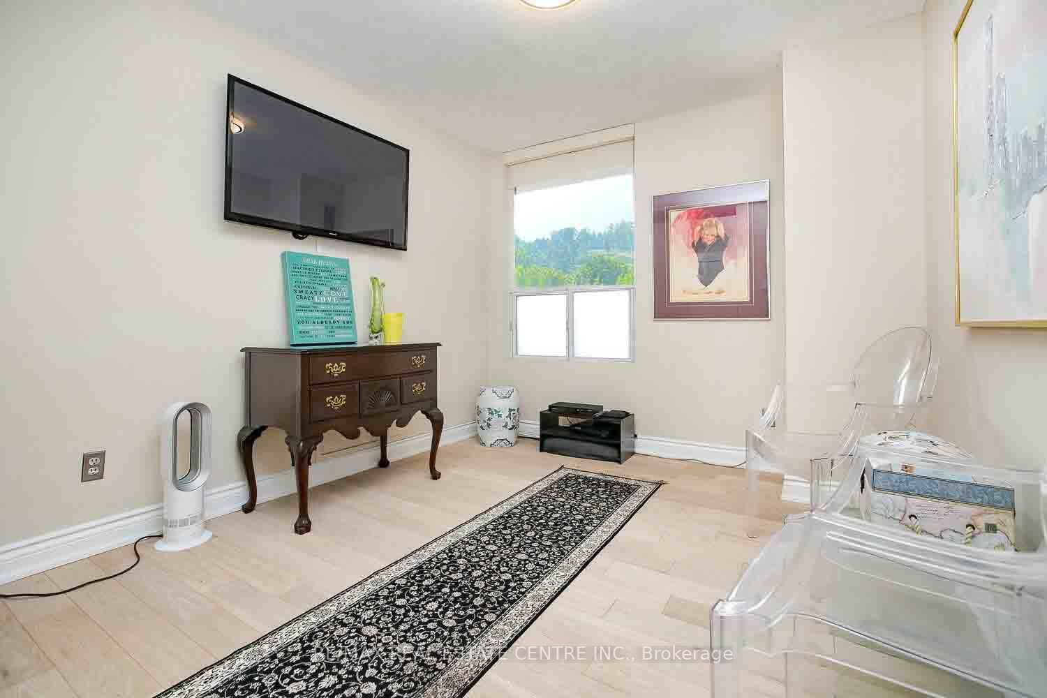 1535 Lakeshore Rd E, #605