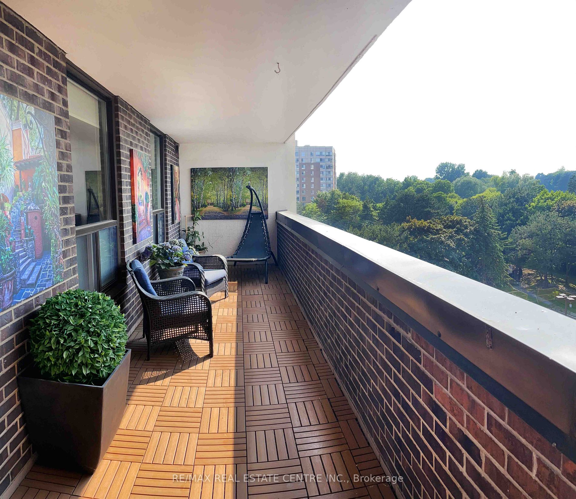 1535 Lakeshore Rd E, #605