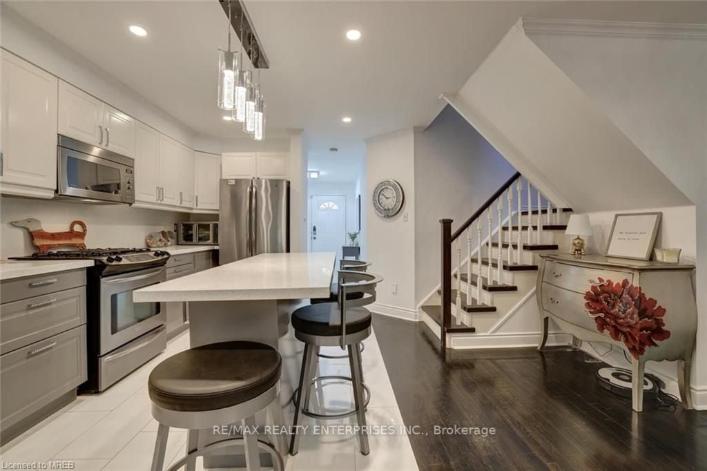928 Queen St W, #41C