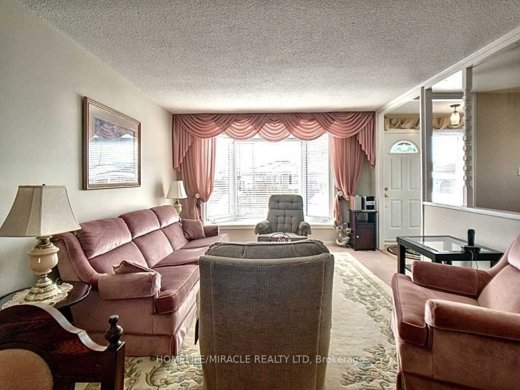 162 Burbank Cres