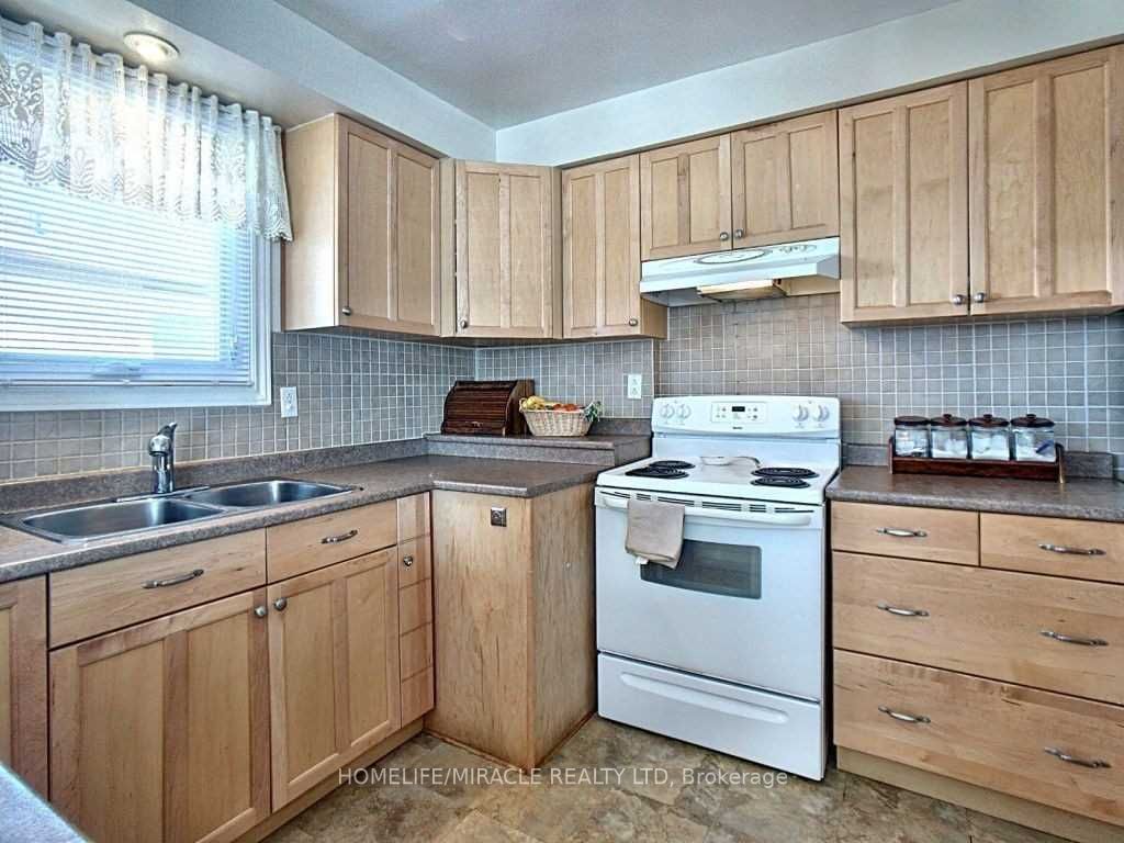 162 Burbank Cres