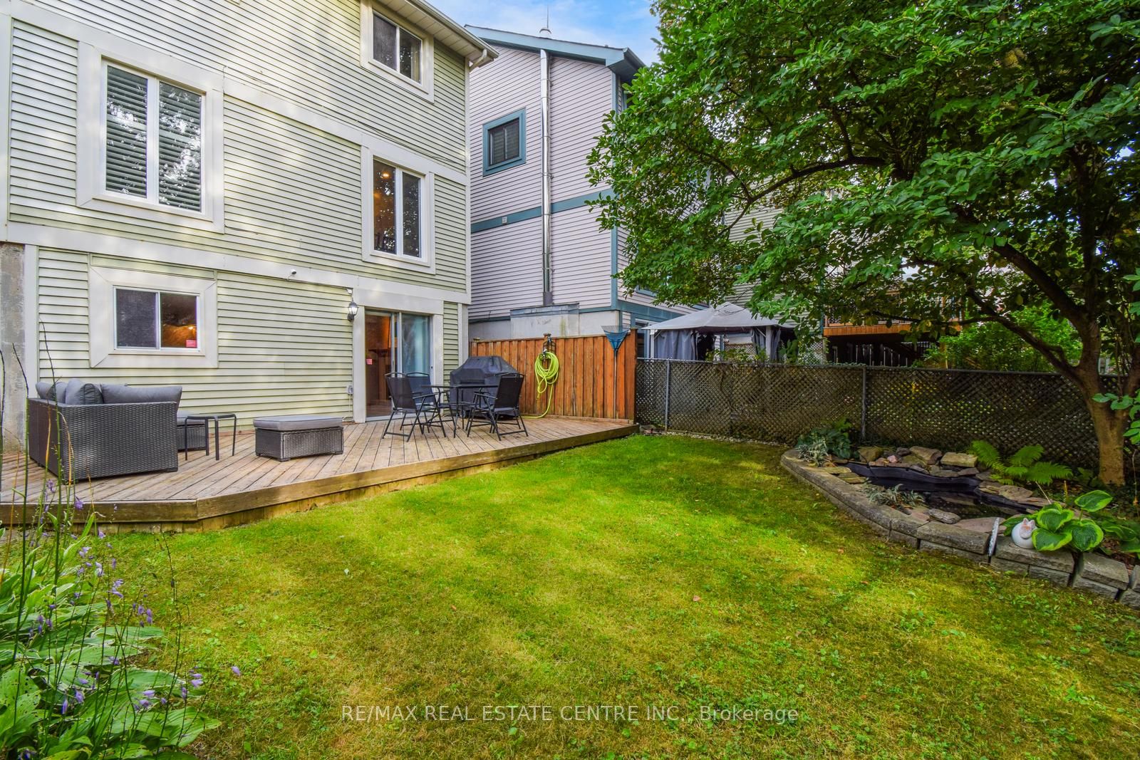 44 Sutter Avenue W