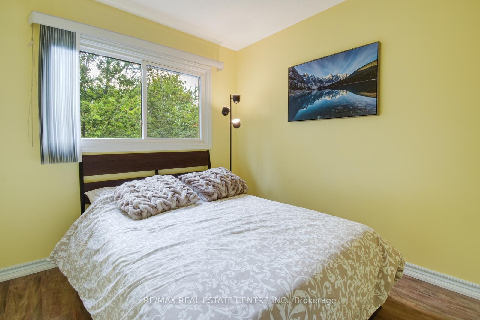 44 Sutter Avenue W