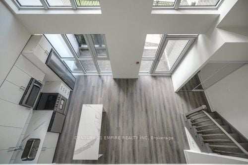 509 Dundas St W, #103