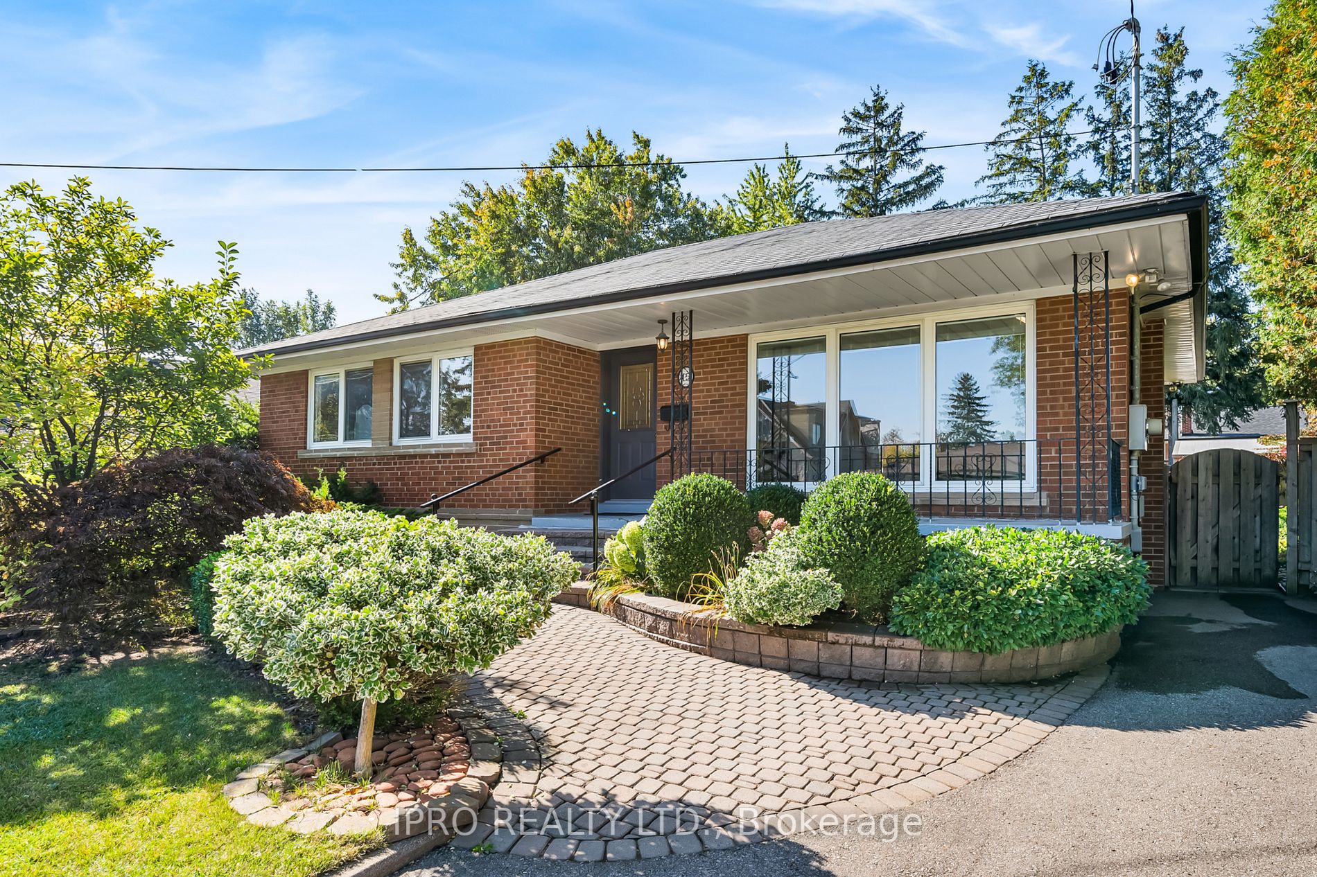 15 Alphonse Cres