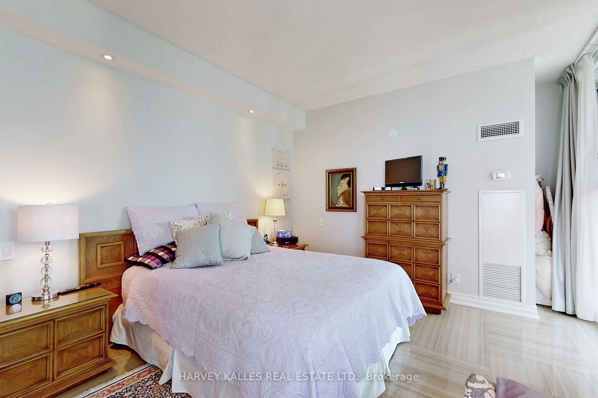 2067 Lake Shore Blvd W, #1202