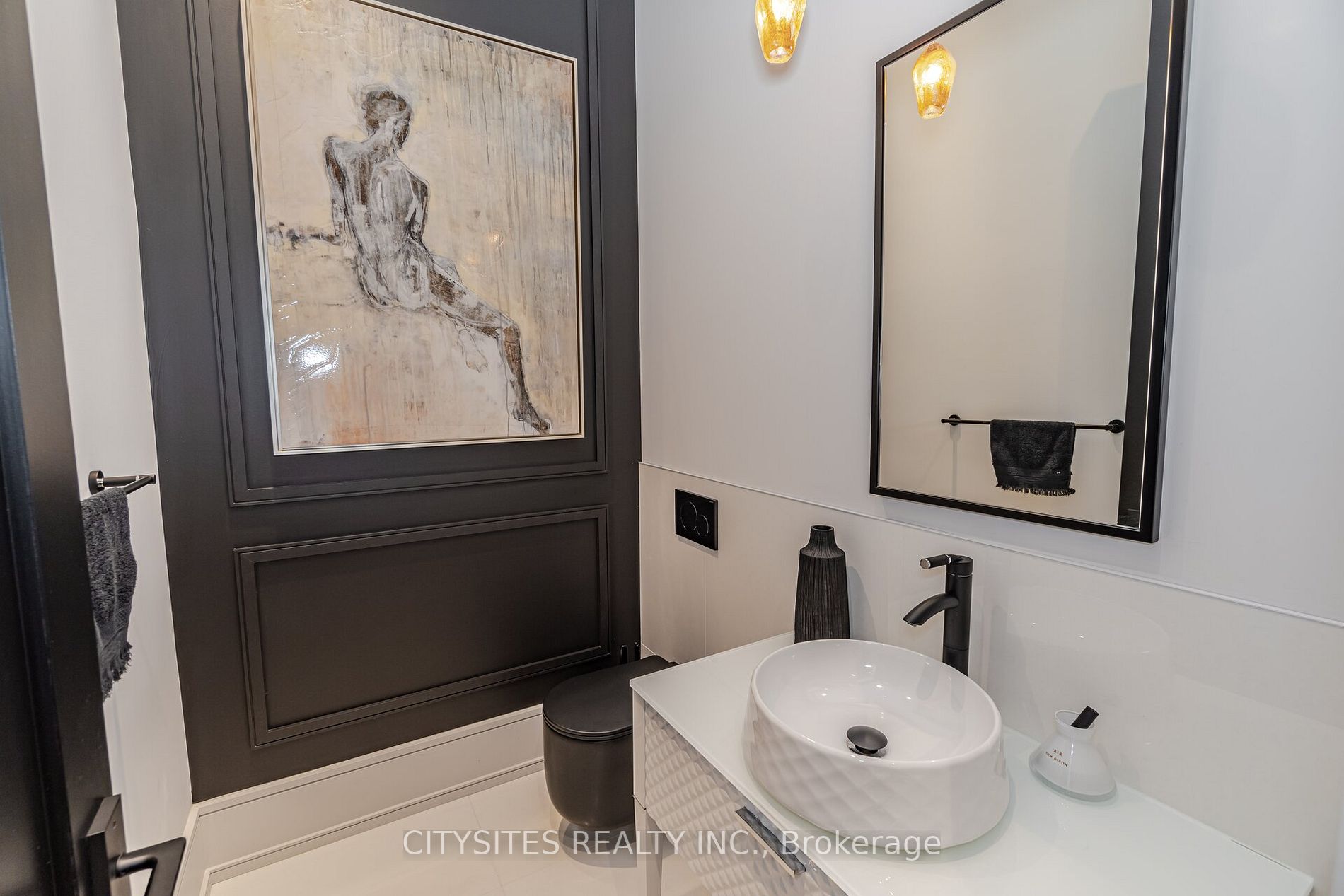 85 Kingsway Cres
